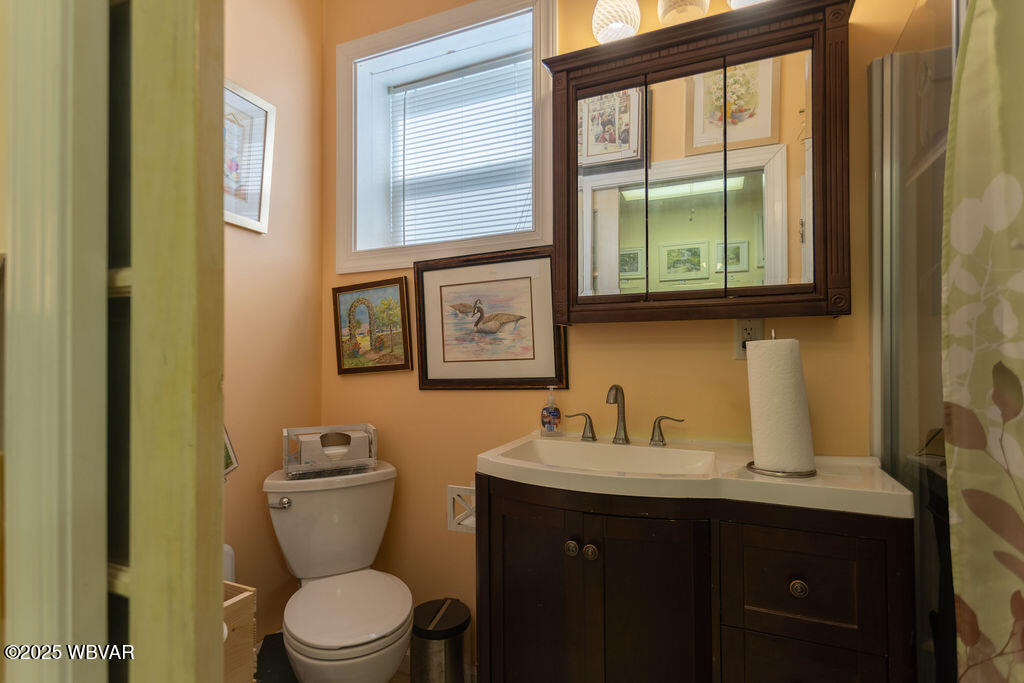 Eagles Mere, Pennsylvania 17731, United States, 3 Bedrooms Bedrooms, ,4 BathroomsBathrooms,Residential,Active,188900