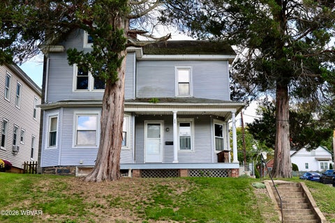 Photo for 602 QUEEN STREET