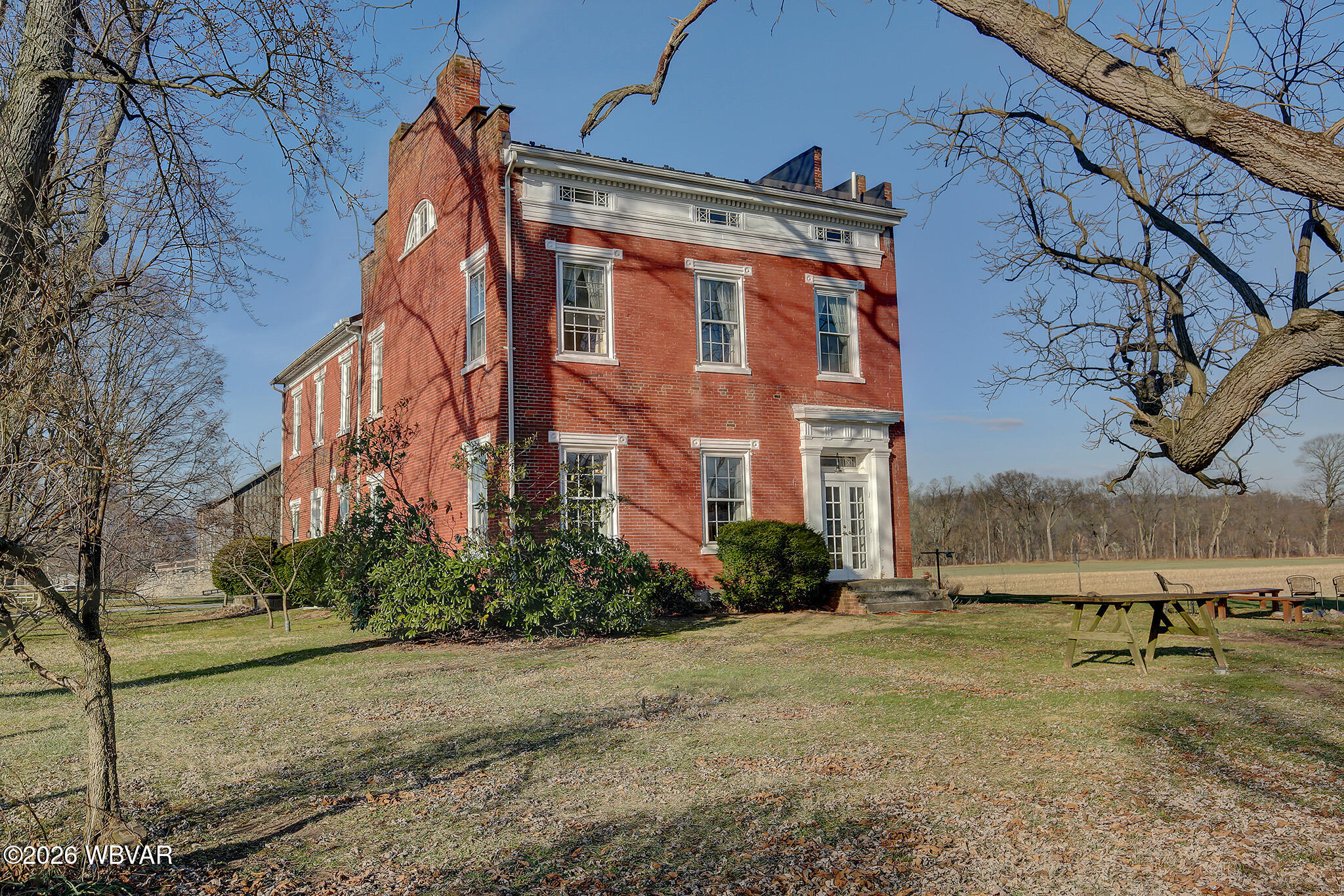 Properties 5 613 TIADAGHTON AVENUE