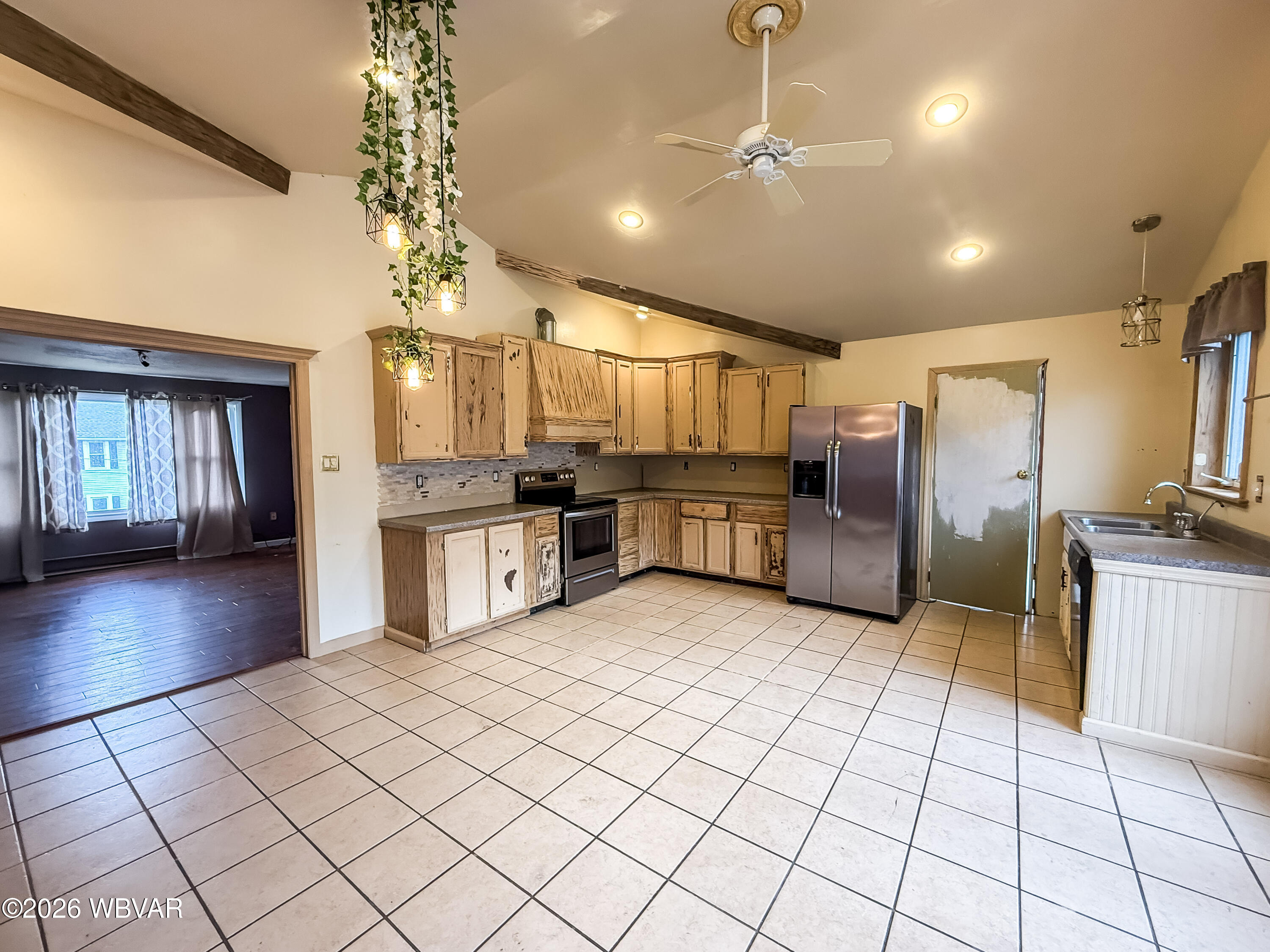 Properties 3 201 E HIGHLAND STREET