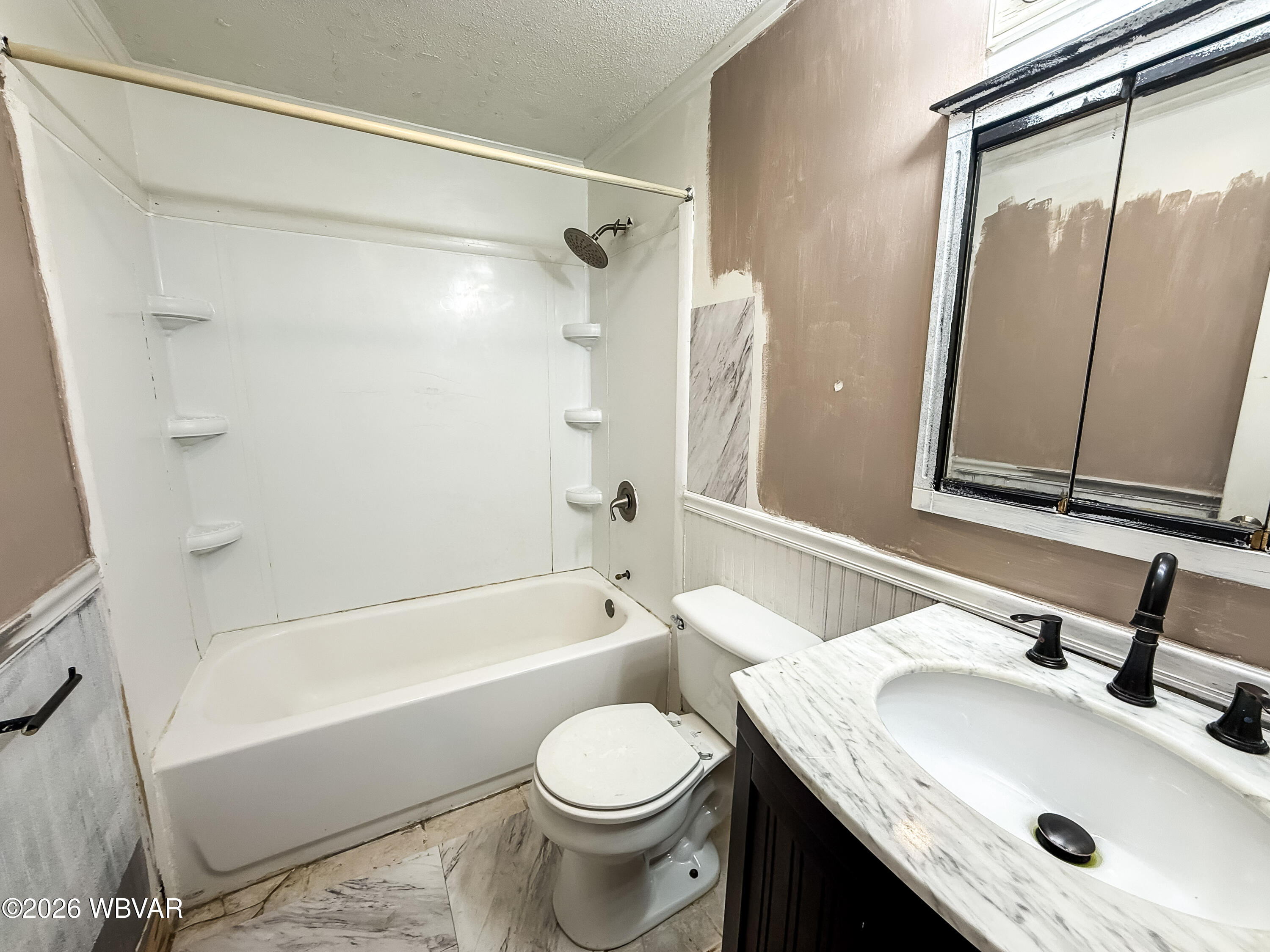 Properties 6 201 E HIGHLAND STREET