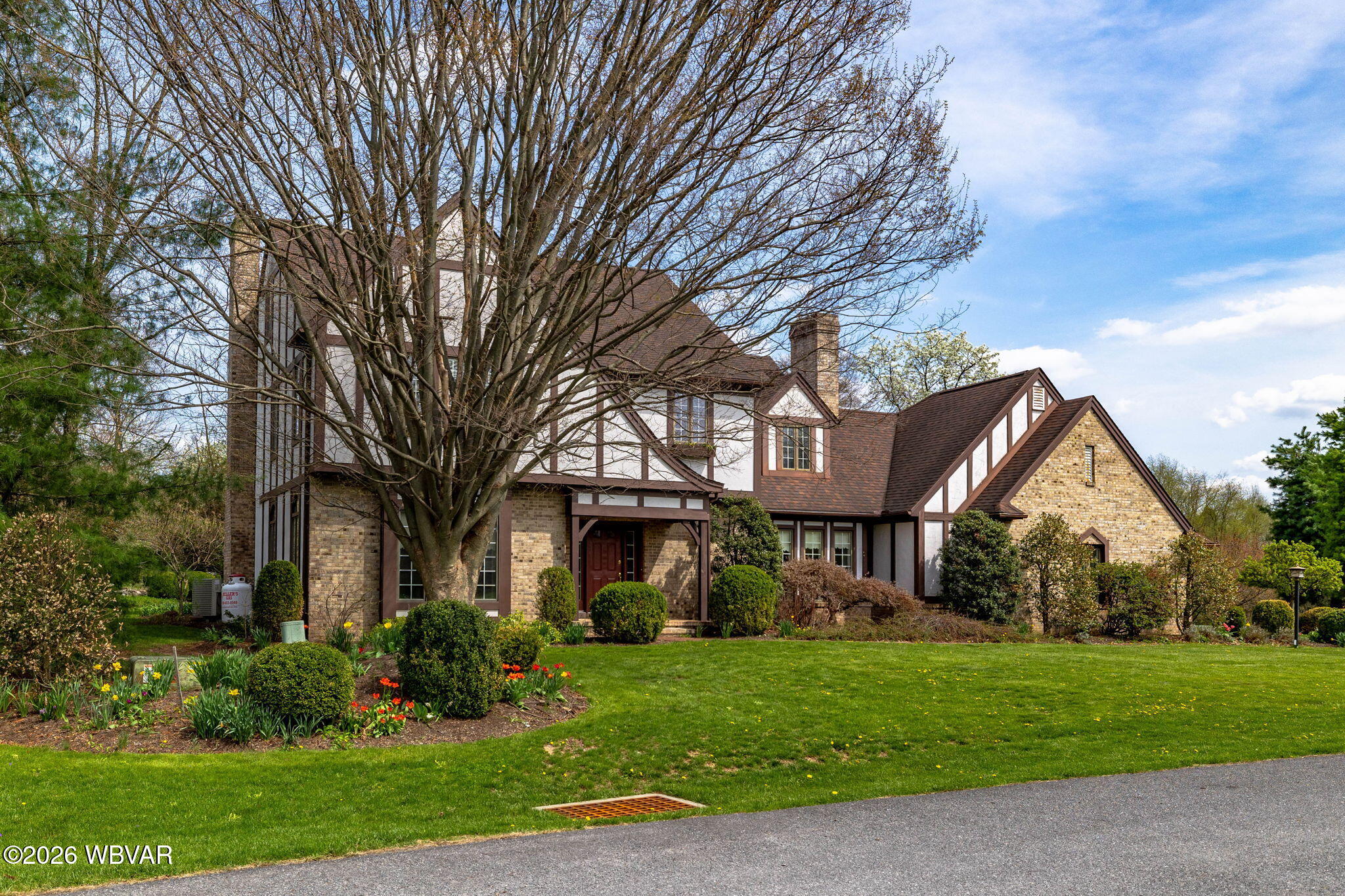 Properties 4 4 n meadow court
