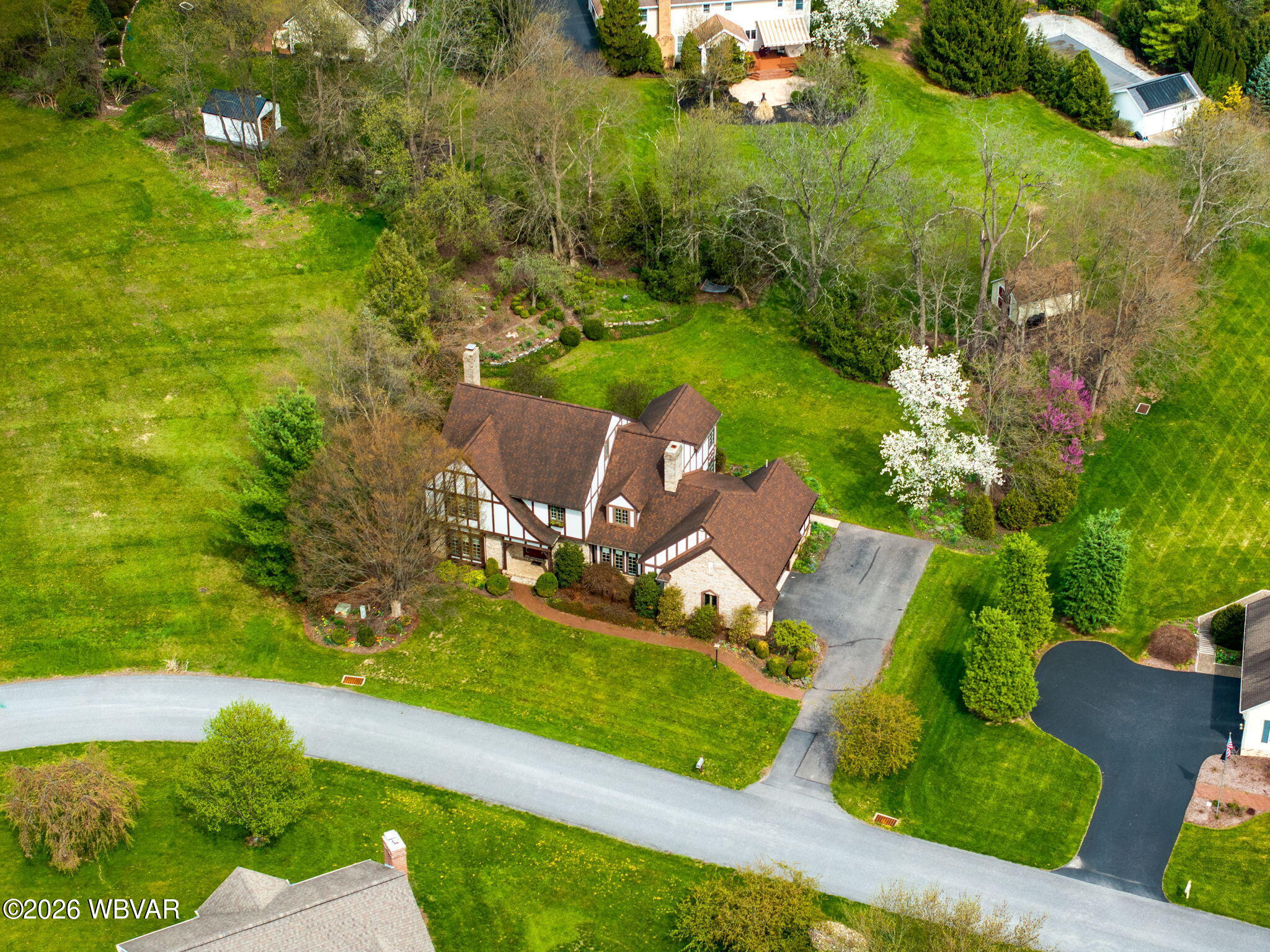 Properties 6 4 n meadow court
