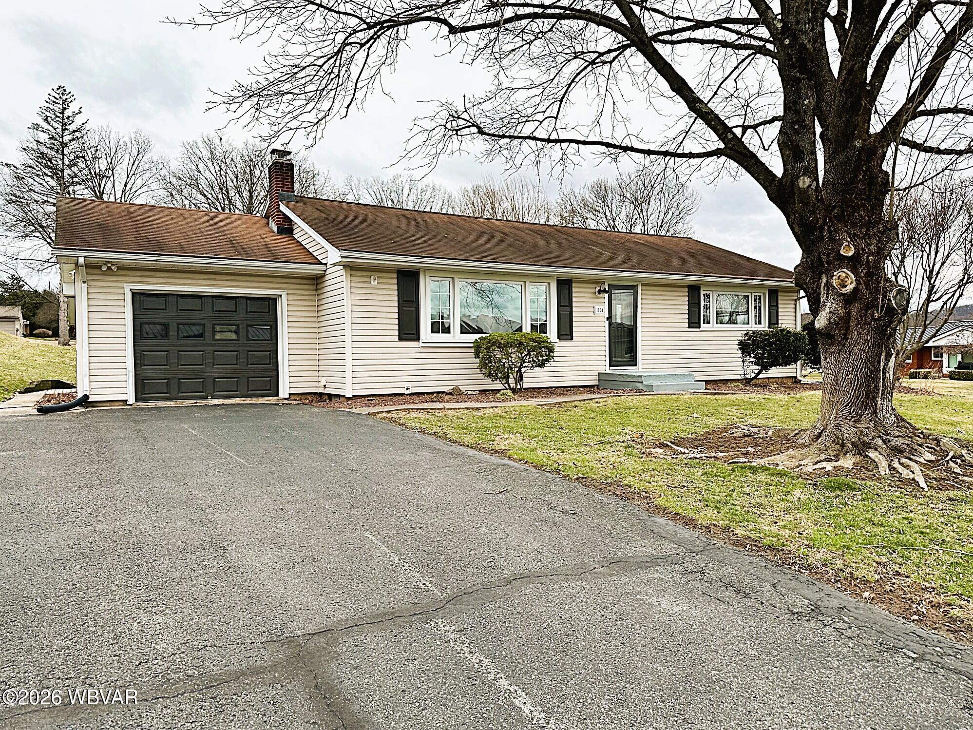 Properties 3 1931 ROUND TOP ROAD