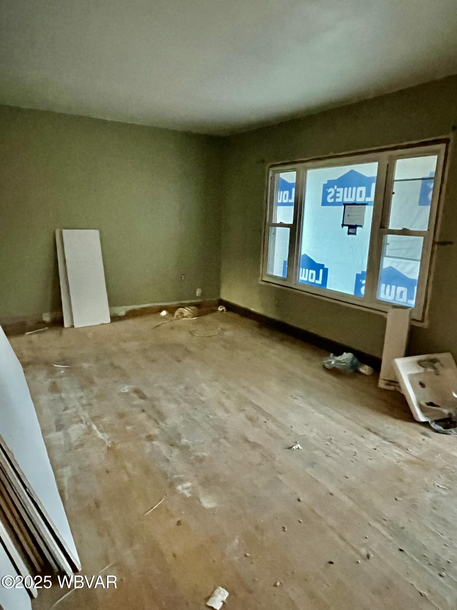 Properties 6 692 MUNCY EXCHANGE ROAD