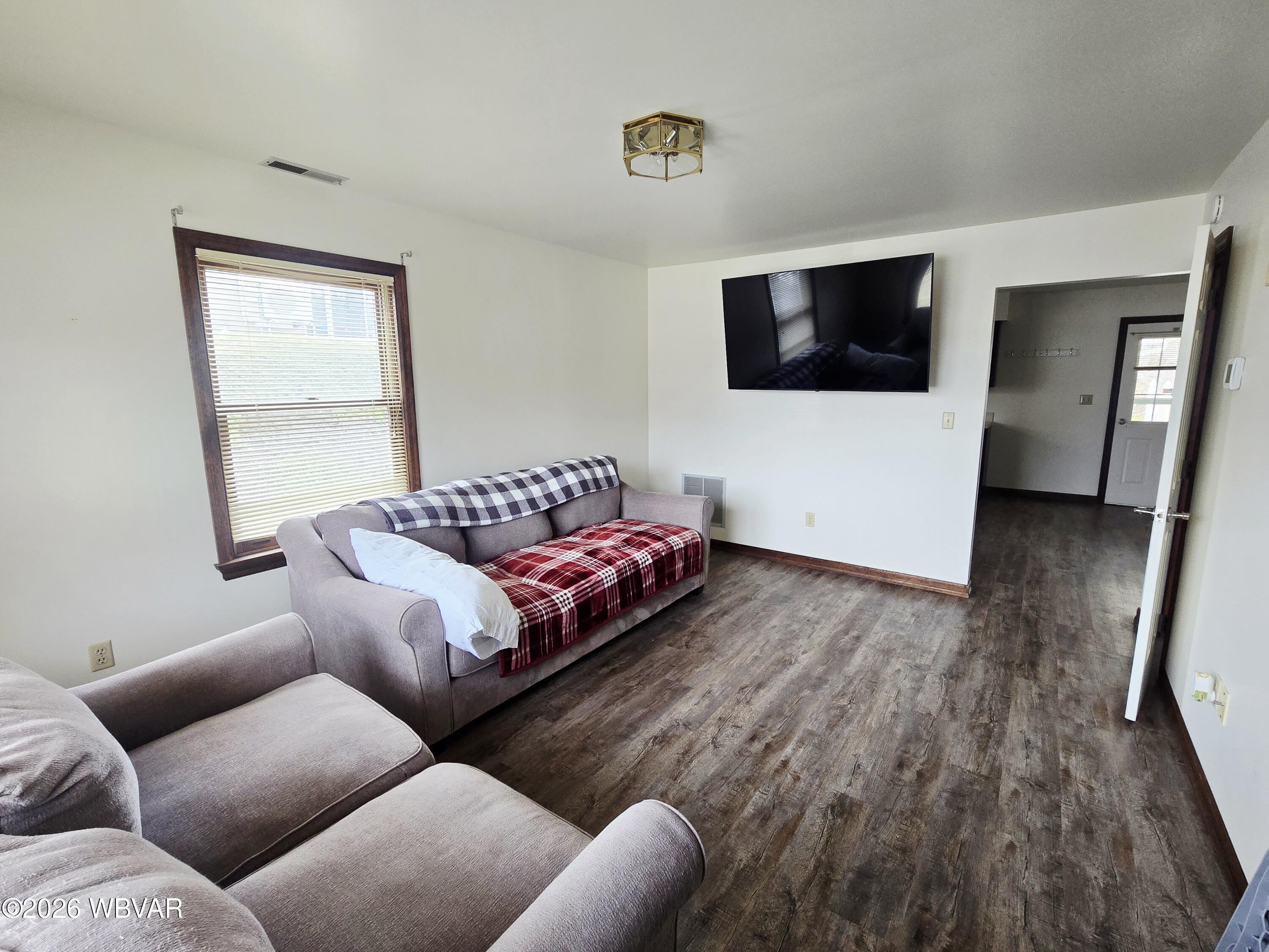 Properties 6 13 HOOVER STREET