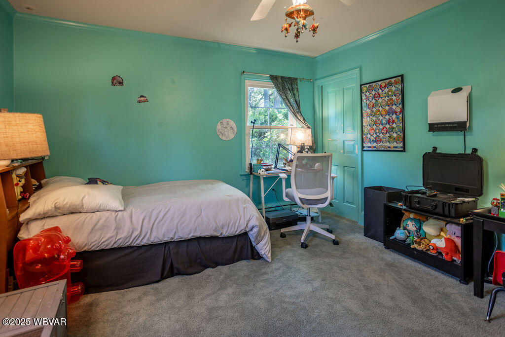 931 HOLLYWOOD CIRCLE