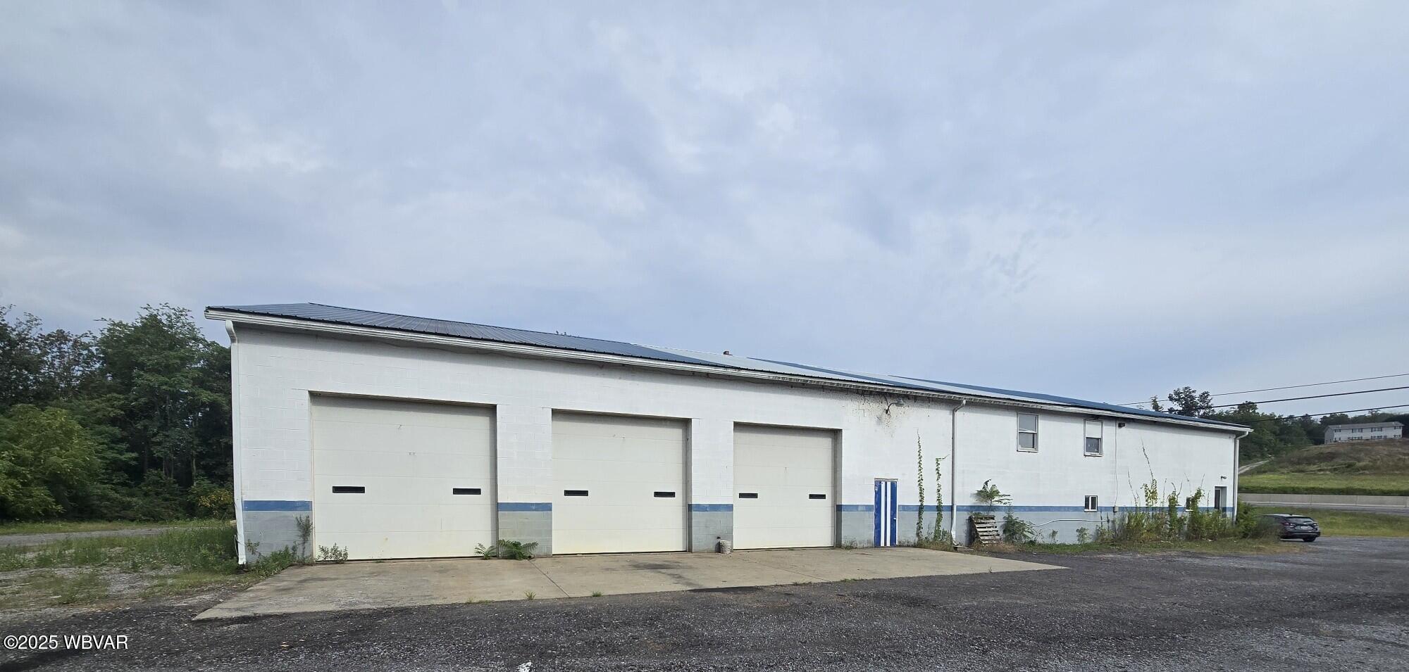 9043 N US-220 HIGHWAY