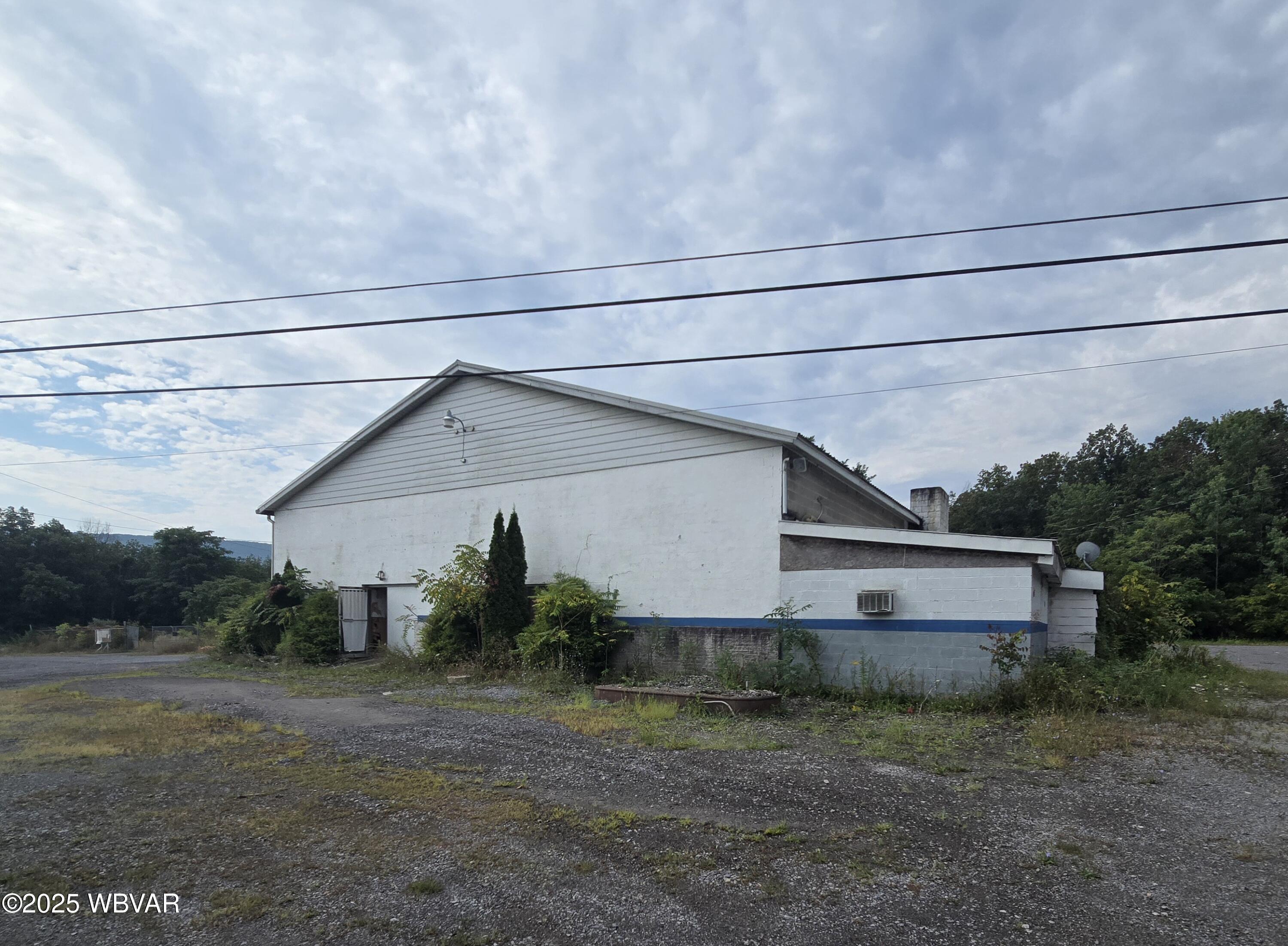 9043 N US-220 HIGHWAY