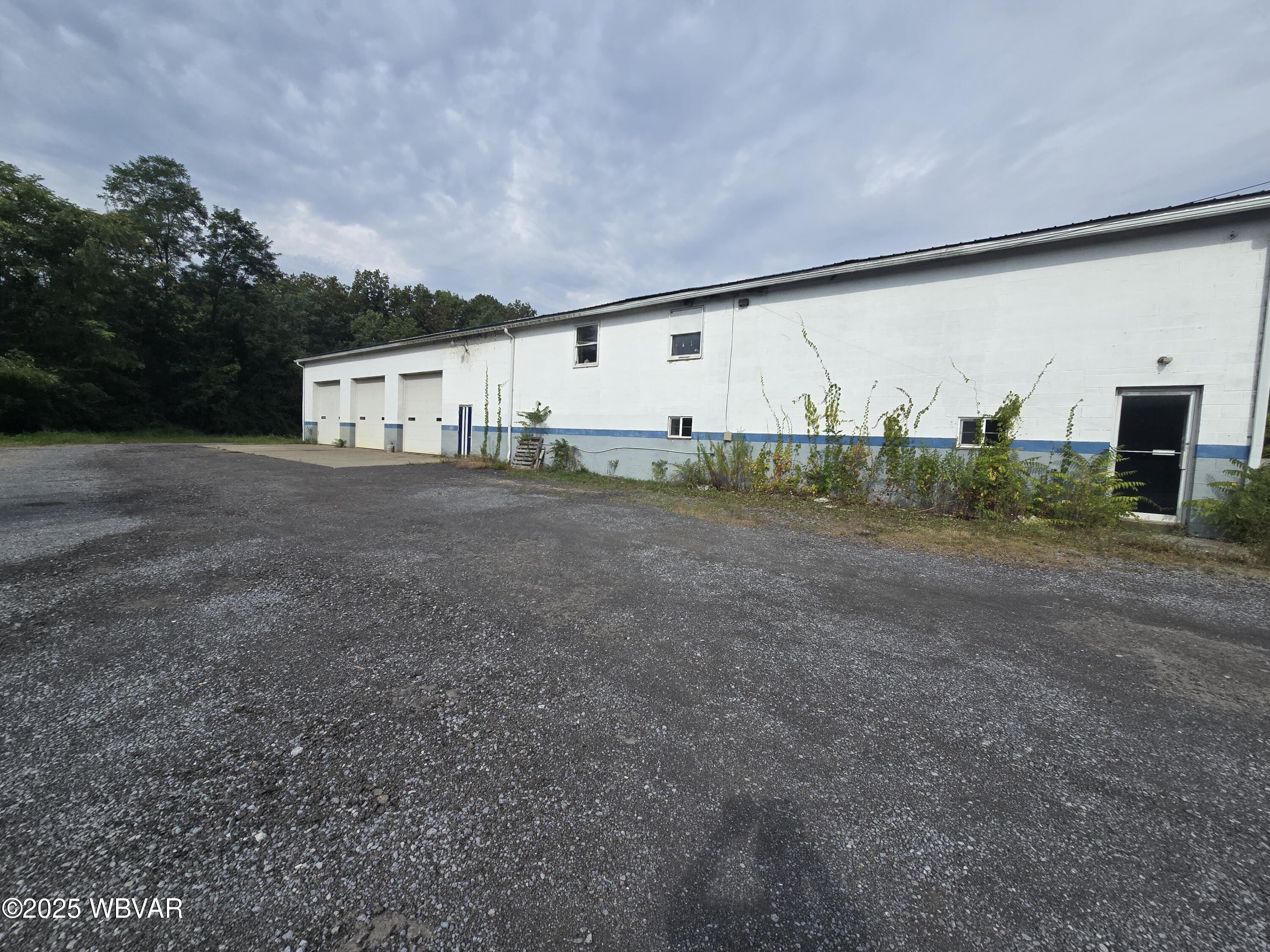 9043 N US-220 HIGHWAY