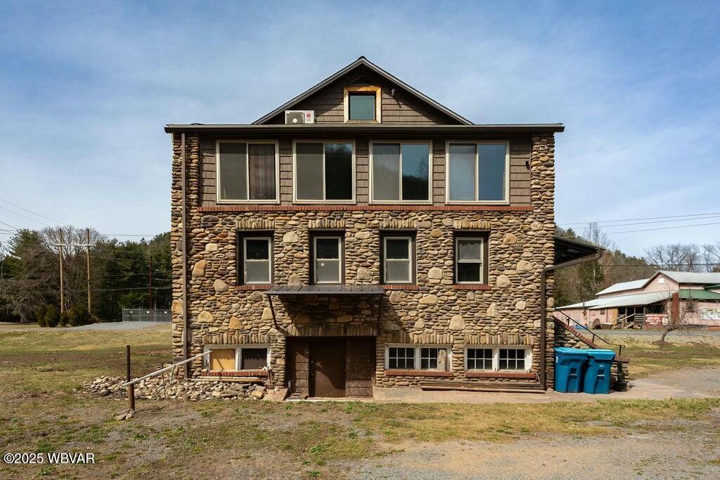 Waterville, Pennsylvania 17776, United States, 4 Bedrooms Bedrooms, ,3 BathroomsBathrooms,Residential,Active,97000