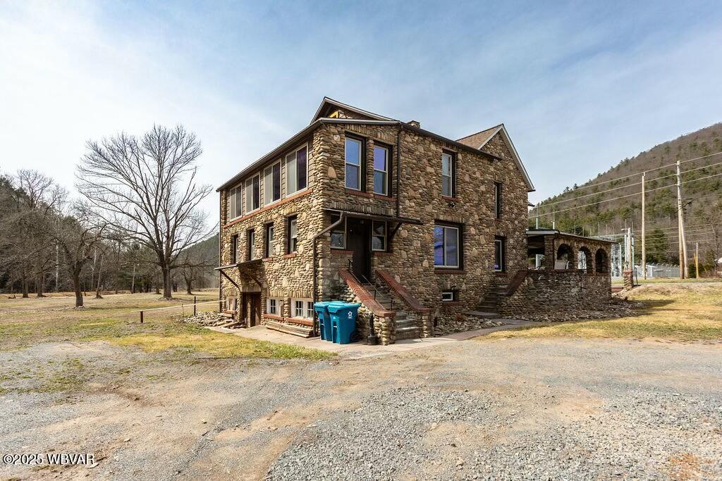 Waterville, Pennsylvania 17776, United States, 4 Bedrooms Bedrooms, ,3 BathroomsBathrooms,Residential,Active,97000