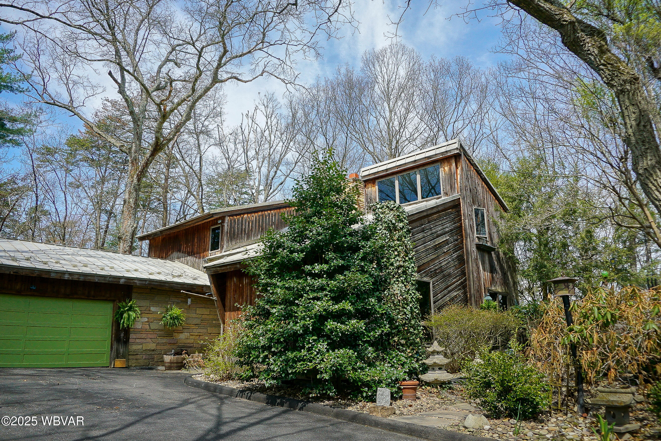 11 SPRUCE DRIVE