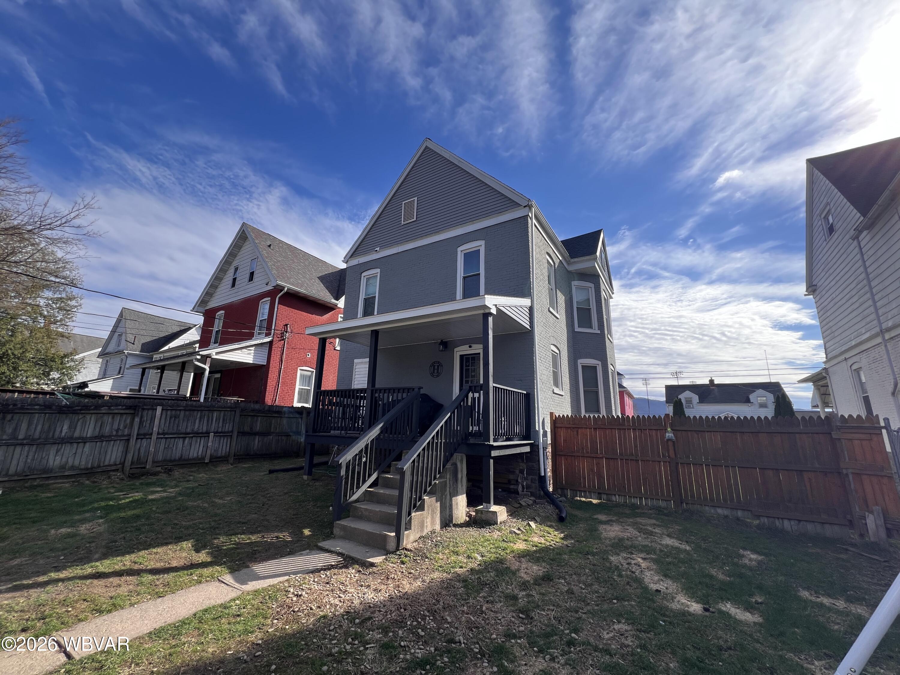 Properties 3 1736 MEMORIAL AVENUE