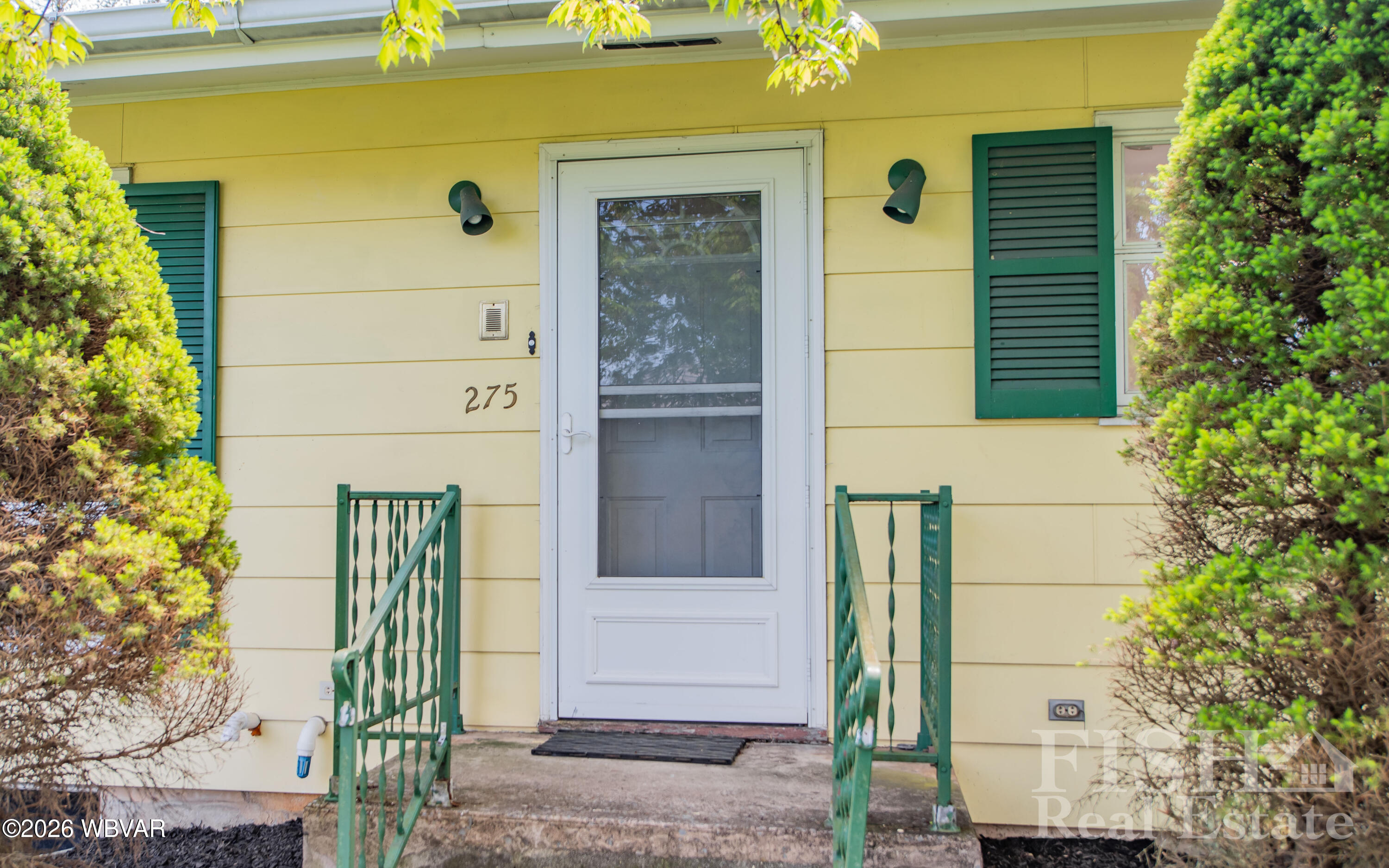 275 w lincoln street