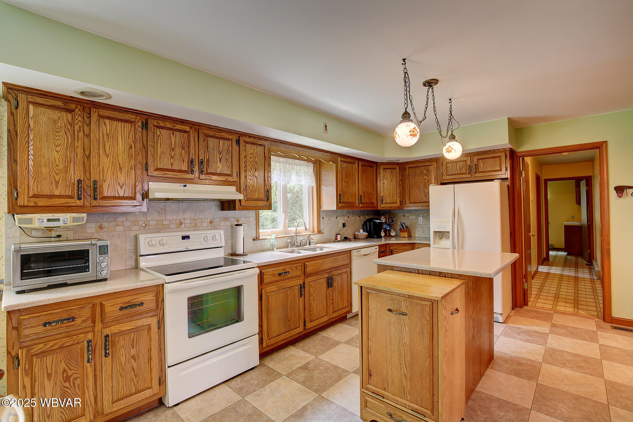 Williamsport, Pennsylvania 17701, United States, 4 Bedrooms Bedrooms, ,3 BathroomsBathrooms,Residential,Contingent,162261