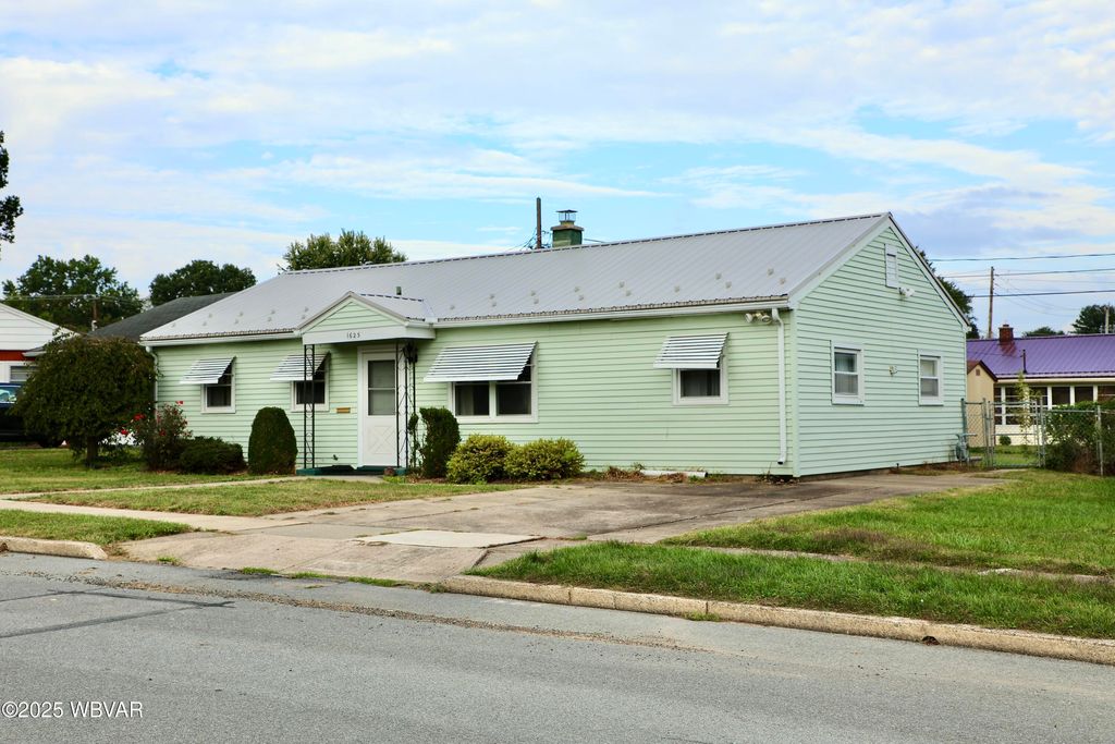 Photo of 1625 MARLIN PARKWAY, Williamsport, PA 17701 (MLS # WB-102521)
