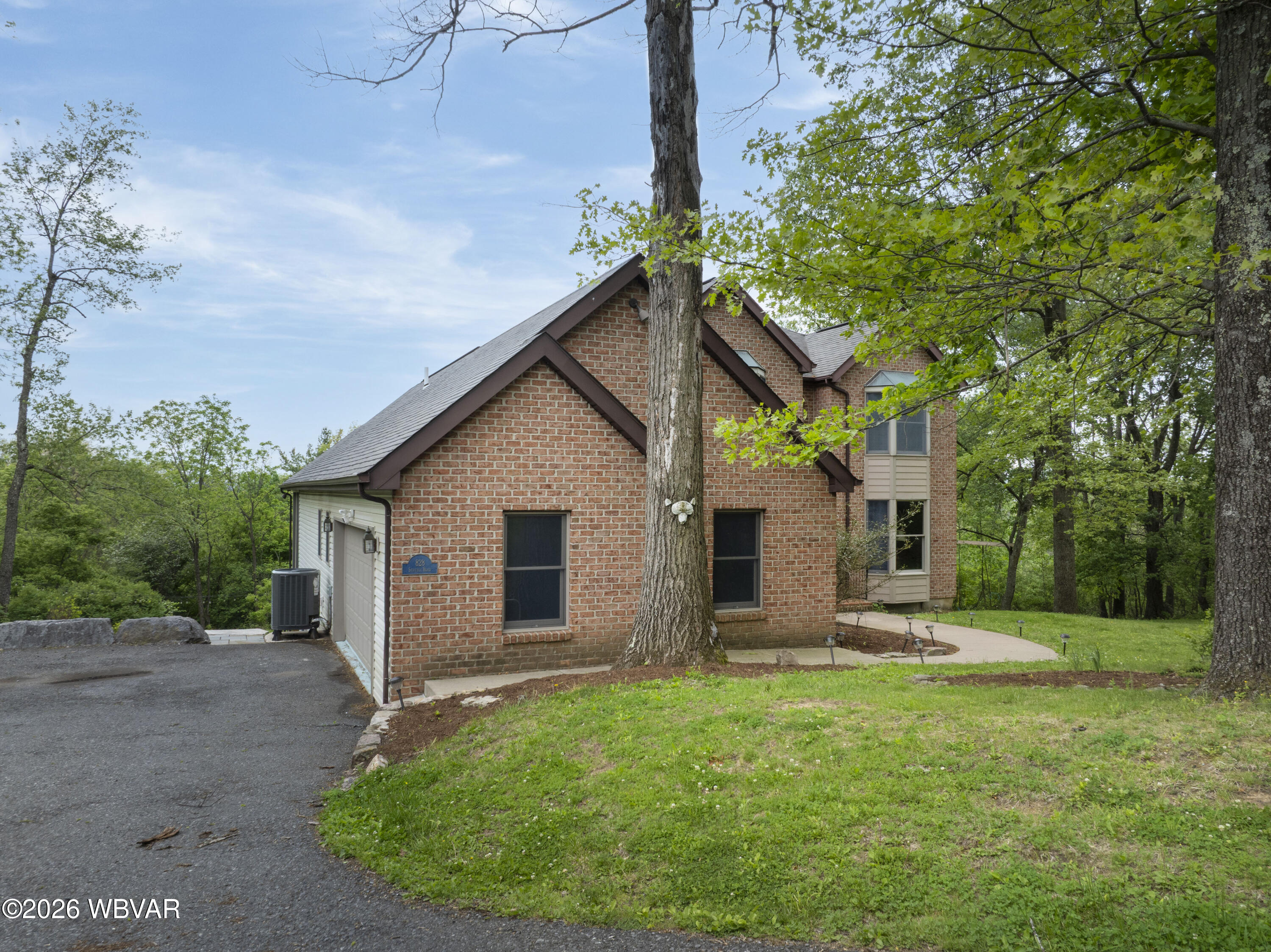 828 struble road