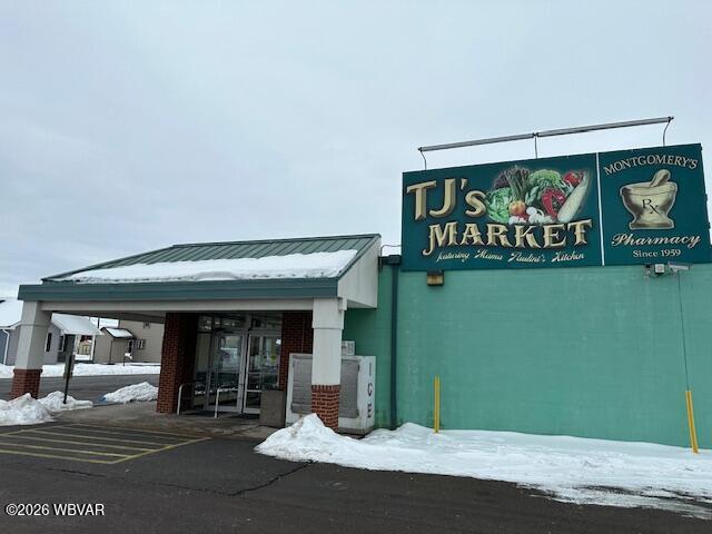 Properties 4 49 N RAILROAD STREET