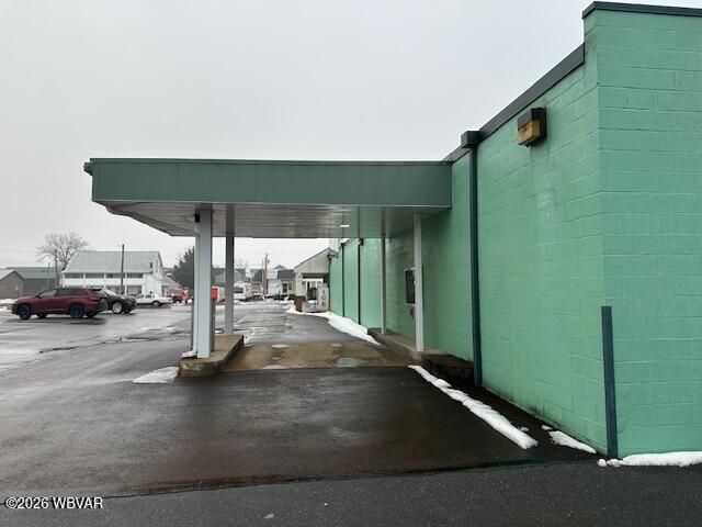 Properties 5 49 N RAILROAD STREET