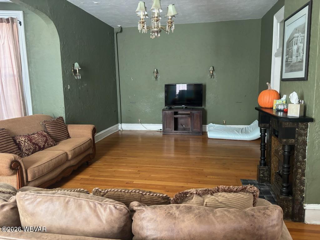 Properties 6 1002 HURON AVENUE