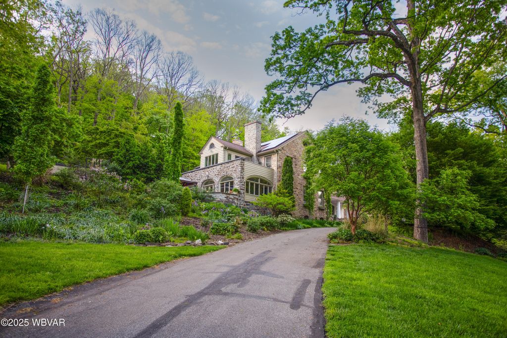 Photo of 860 VALLAMONT DRIVE, Williamsport, PA 17701 (MLS # WB-101855)