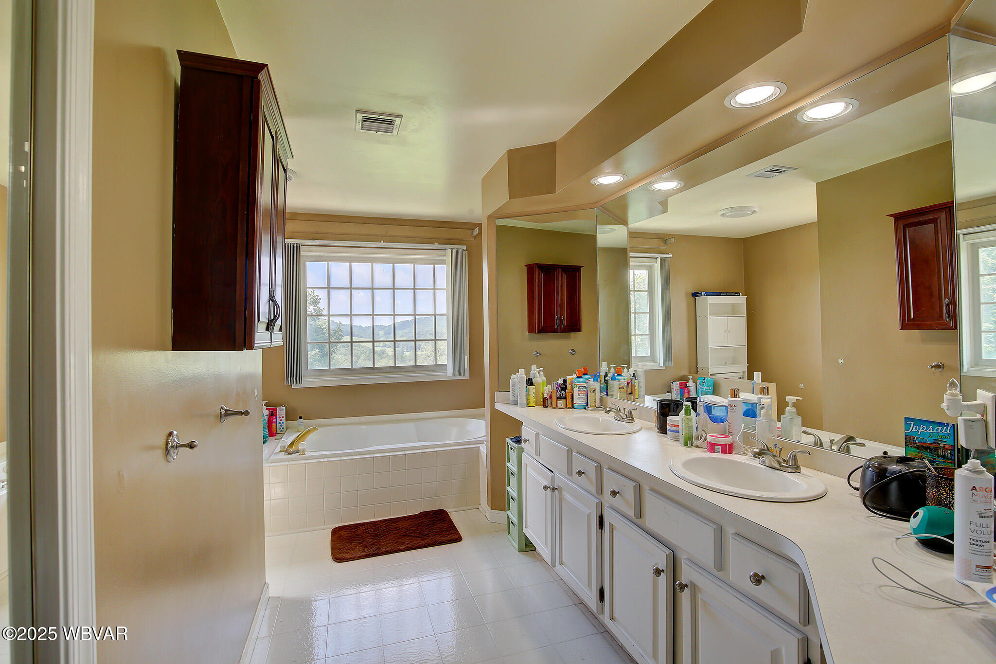 Montoursville, Pennsylvania 17754, United States, 4 Bedrooms Bedrooms, ,3 BathroomsBathrooms,Residential,Active,157917