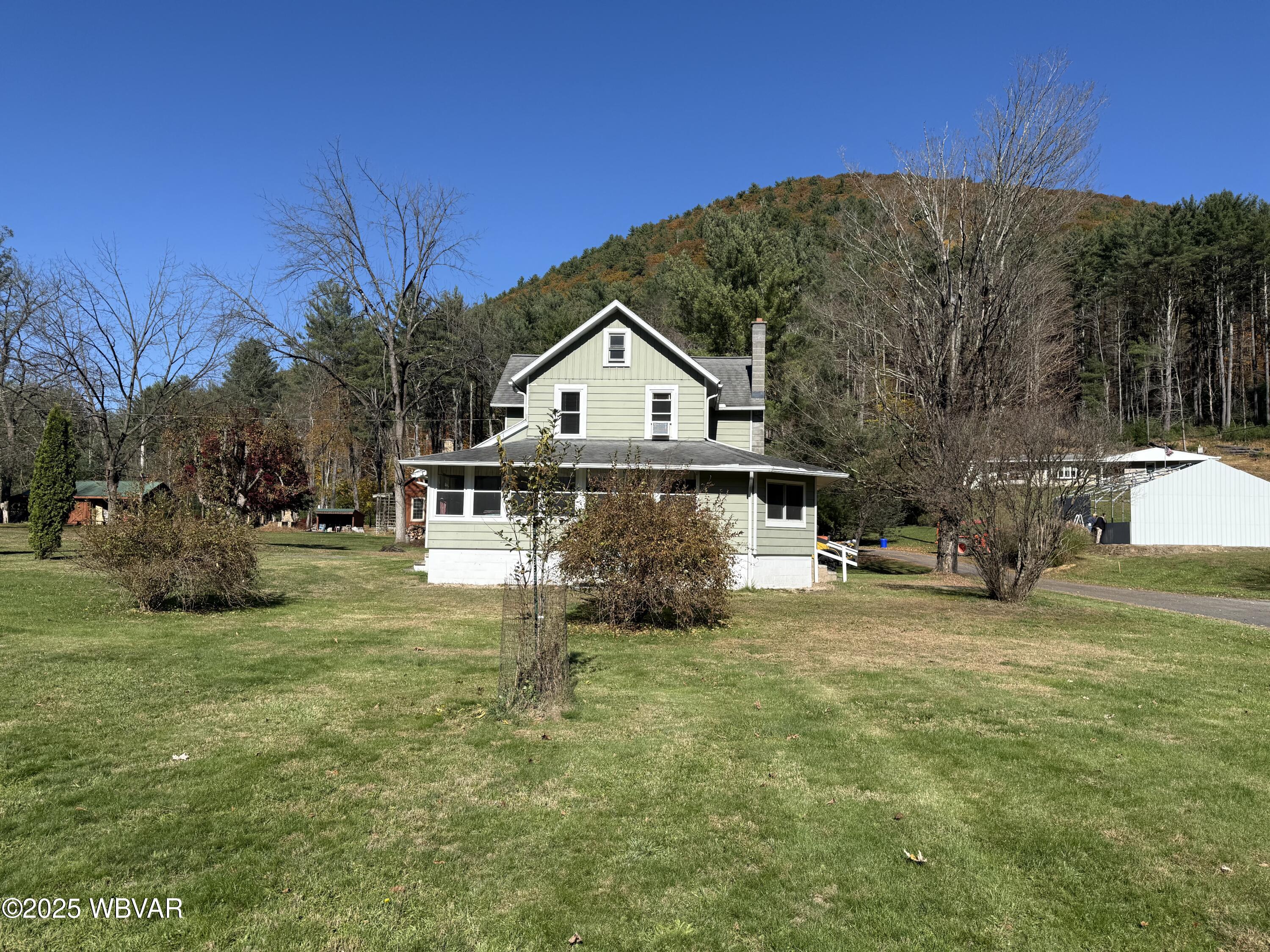 Properties 4 111 SCHOOL HOUSE LANE