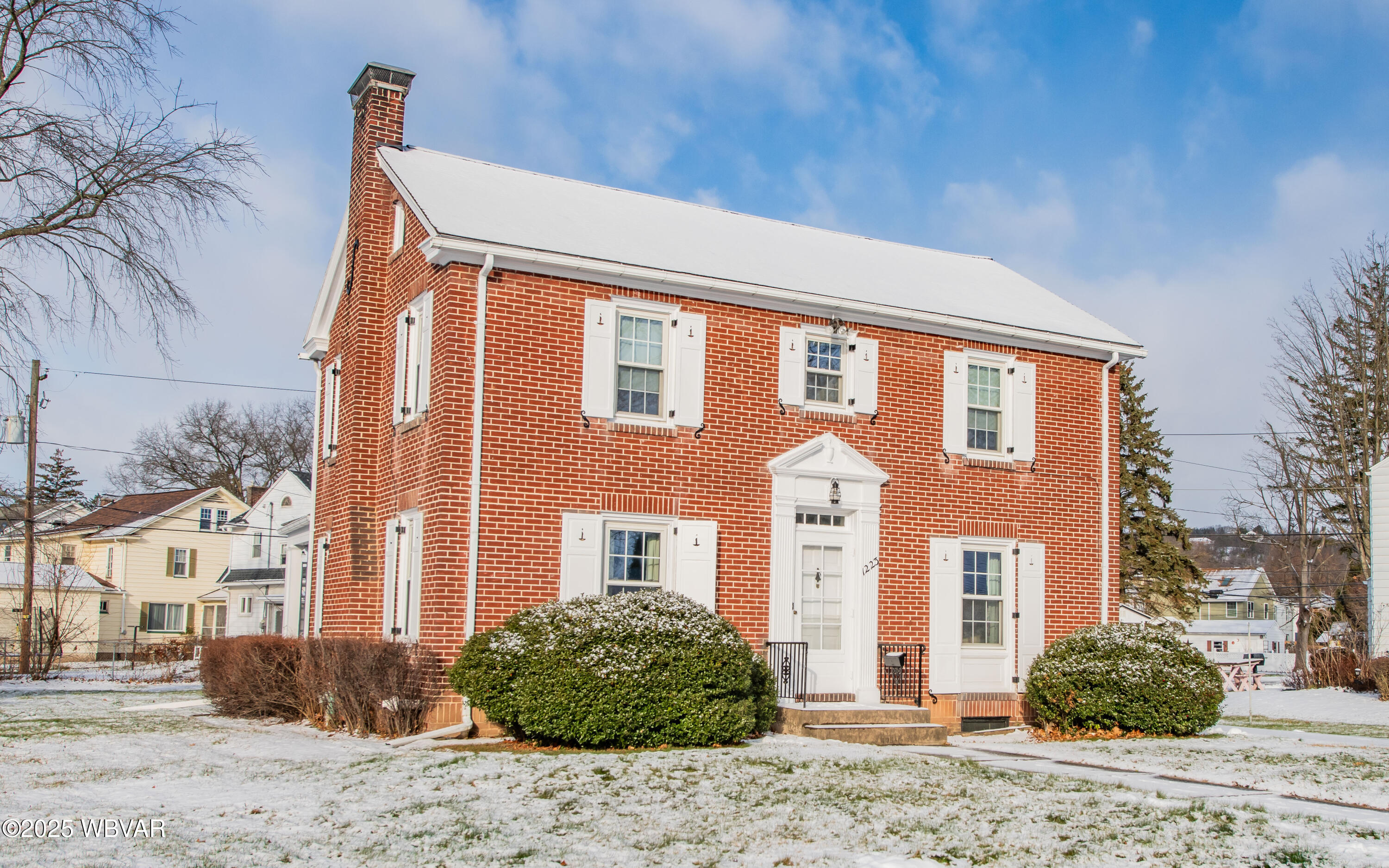 Properties 5 1223 LAFAYETTE PARKWAY