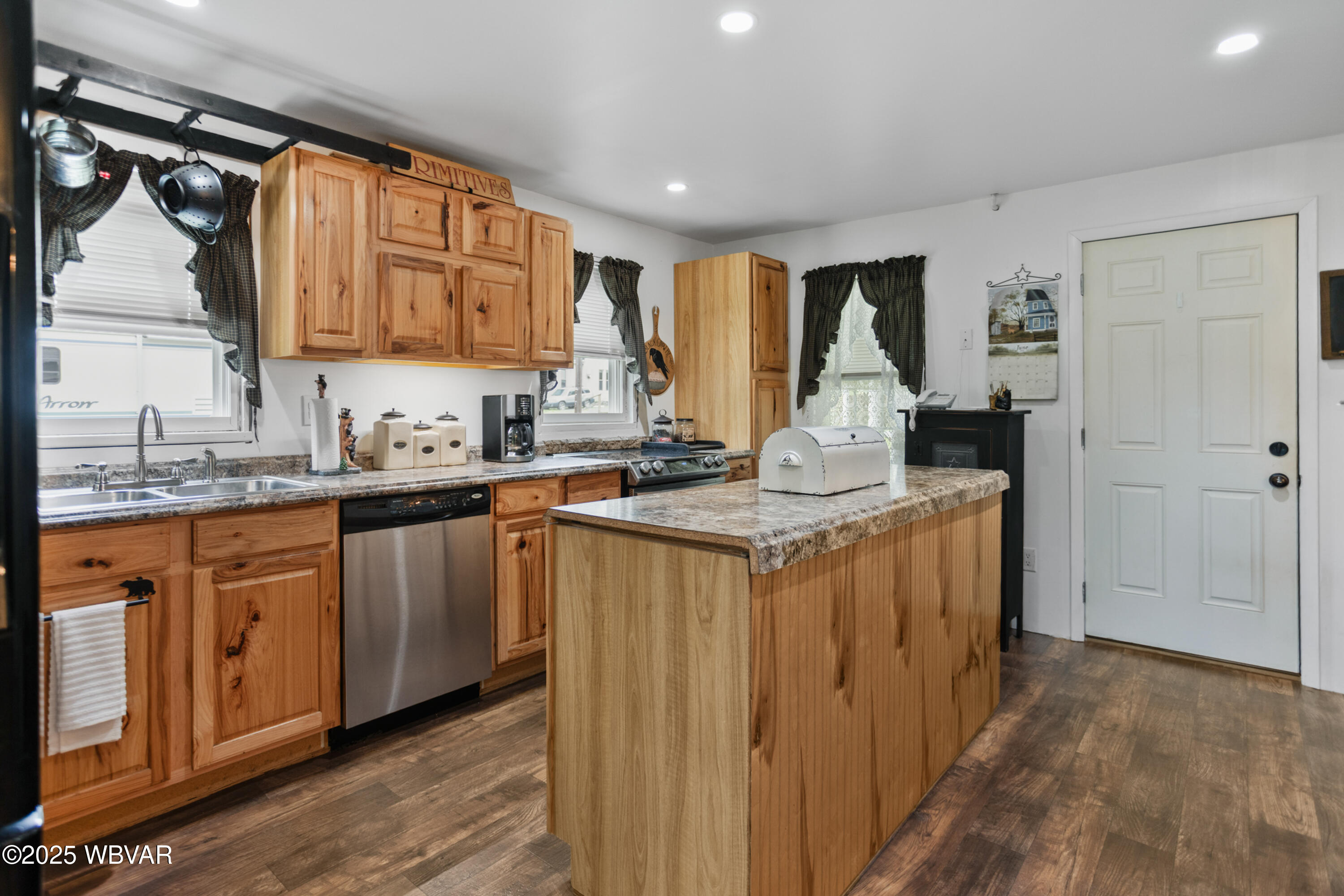 Roaring Branch, Pennsylvania 17765, United States, 2 Bedrooms Bedrooms, ,1 BathroomBathrooms,Residential,Active,197451