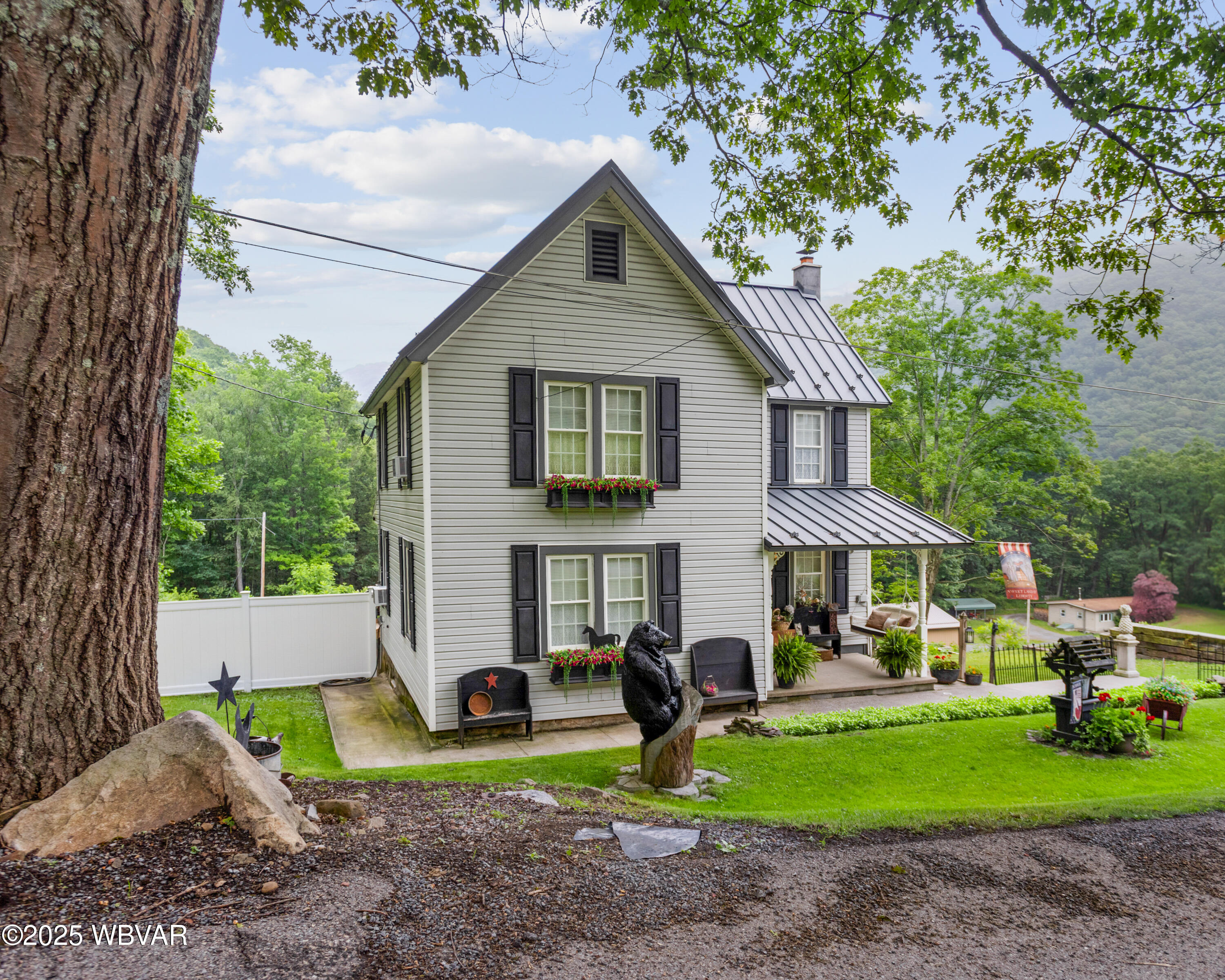 Roaring Branch, Pennsylvania 17765, United States, 2 Bedrooms Bedrooms, ,1 BathroomBathrooms,Residential,Active,197451