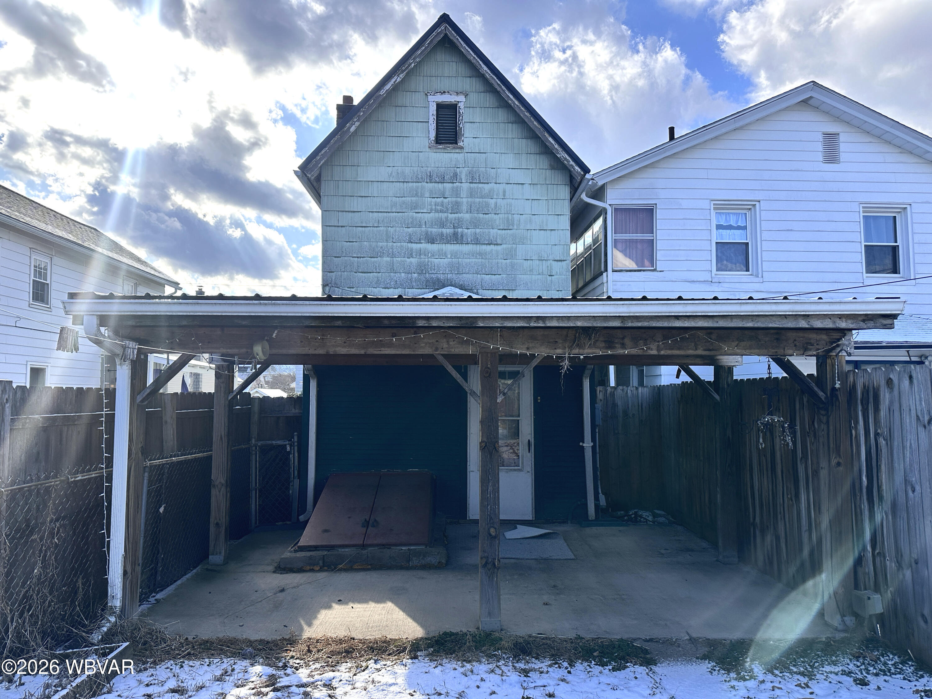 Properties 4 323 ADAMS STREET