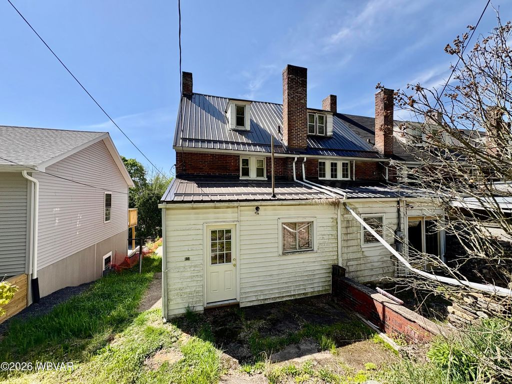 Photo of 1536 MOUNT CARMEL STREET, Williamsport, PA 17701 (MLS # WB-103757)