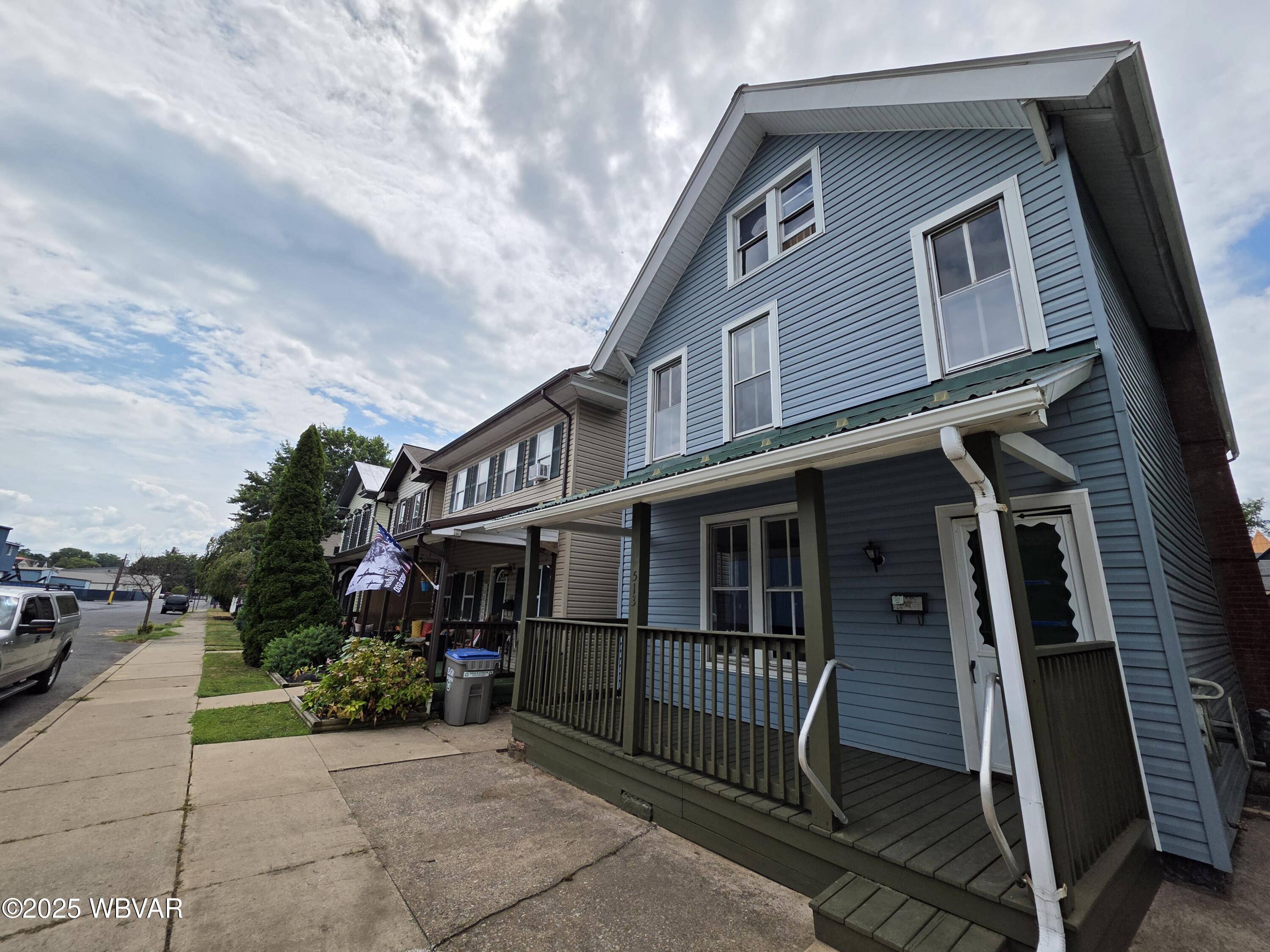 513 ASH STREET