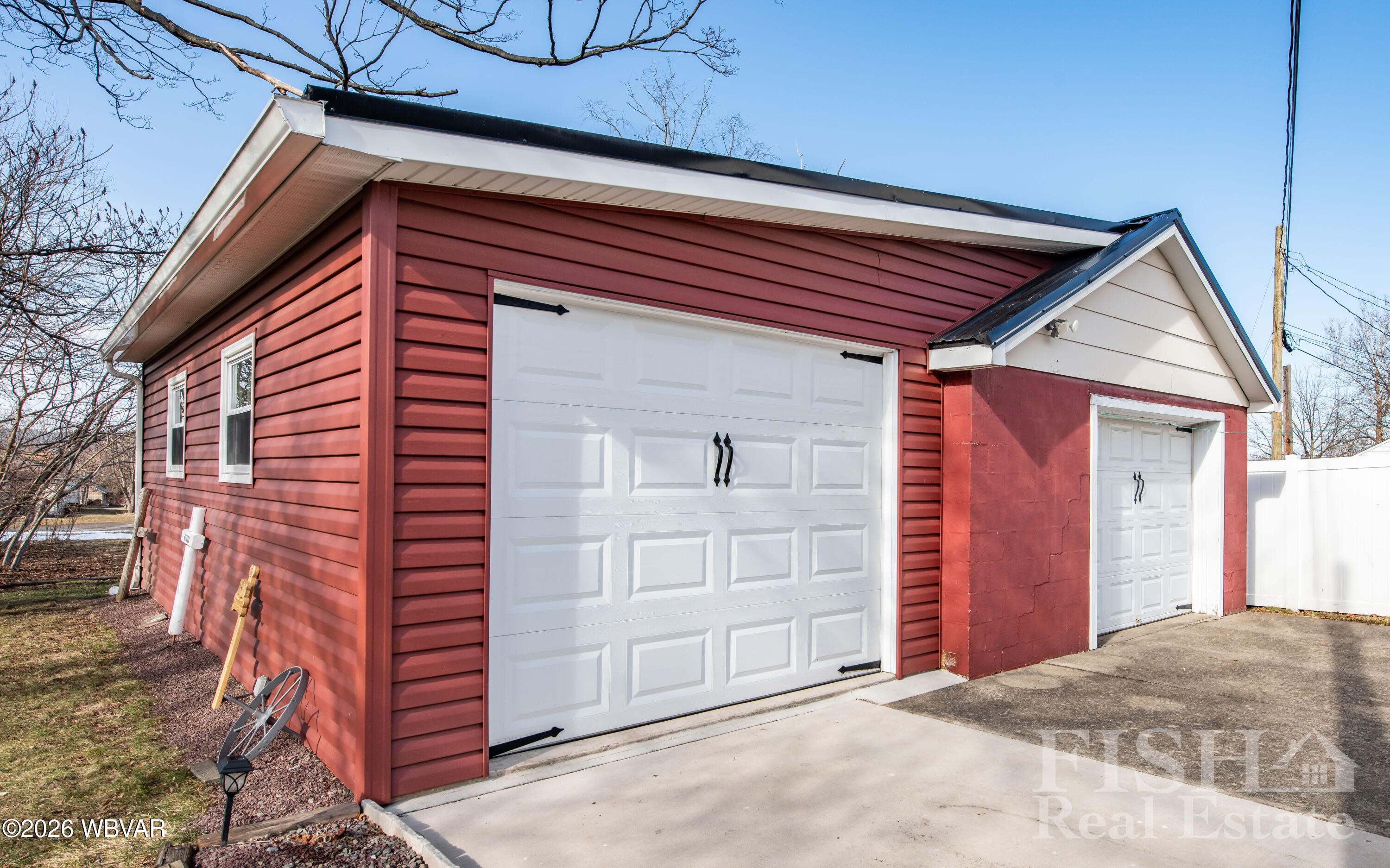 Properties 5 313 ECKMONT AVENUE