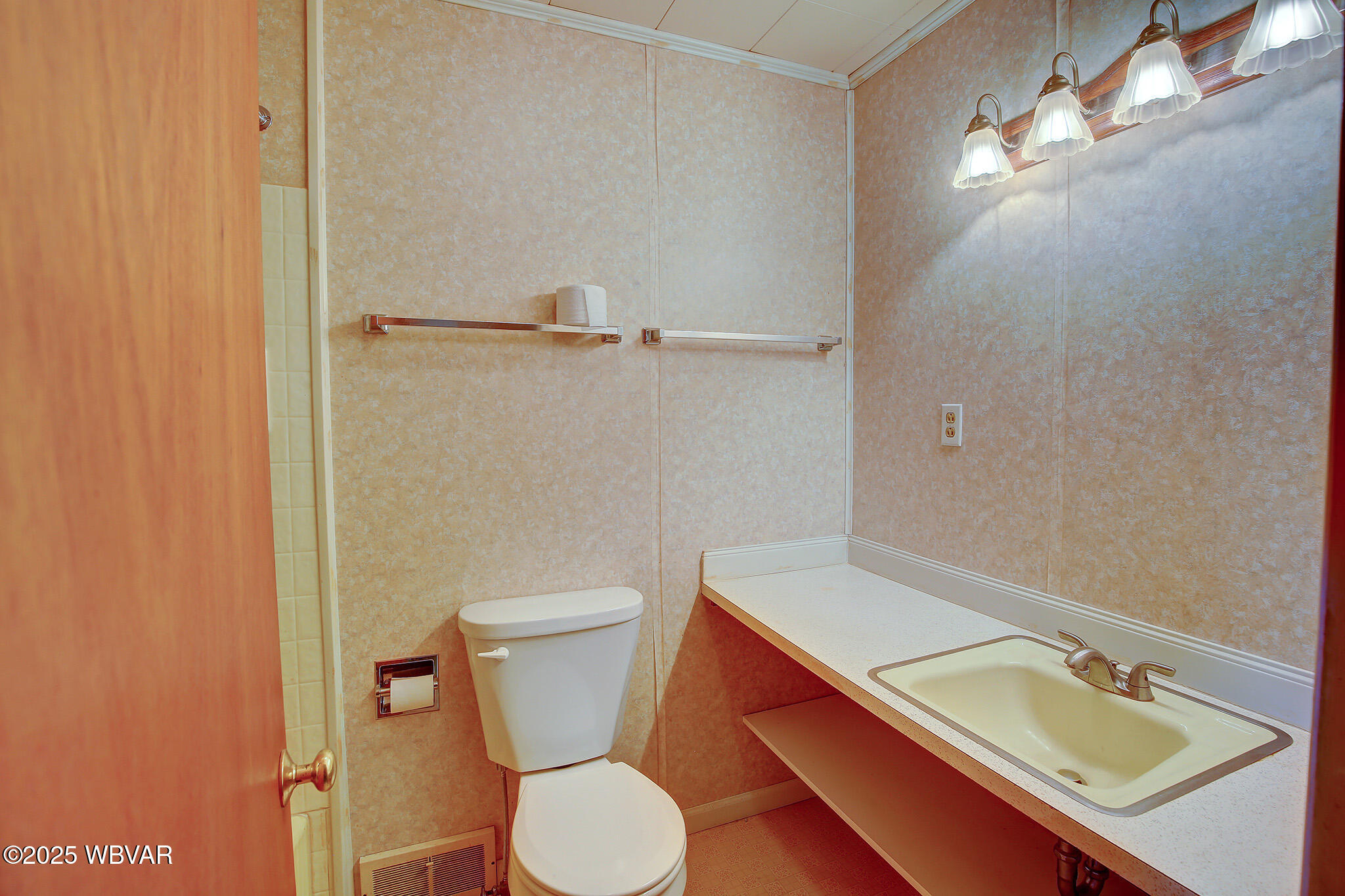 Williamsport, Pennsylvania 17701, United States, 4 Bedrooms Bedrooms, ,2 BathroomsBathrooms,Residential,Pending,107856