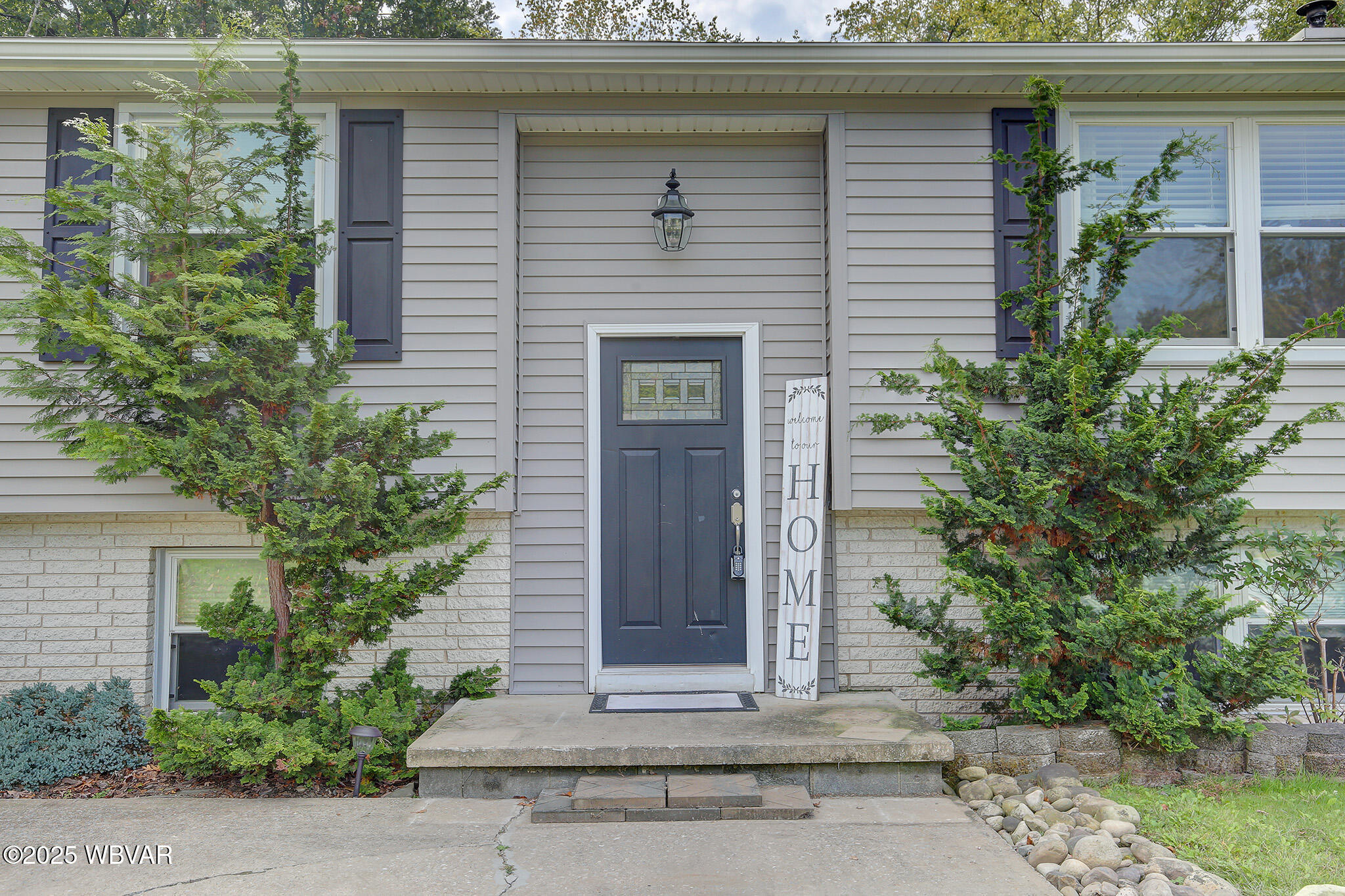 Lock Haven, Pennsylvania 17745, United States, 4 Bedrooms Bedrooms, ,2 BathroomsBathrooms,Residential,Contingent,215221