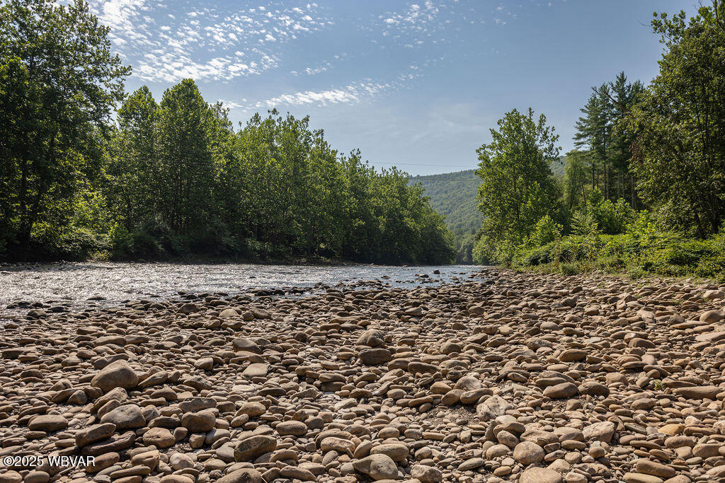 Forksville, Pennsylvania 18616, United States, 3 Bedrooms Bedrooms, ,1 BathroomBathrooms,Residential,Pending,182777