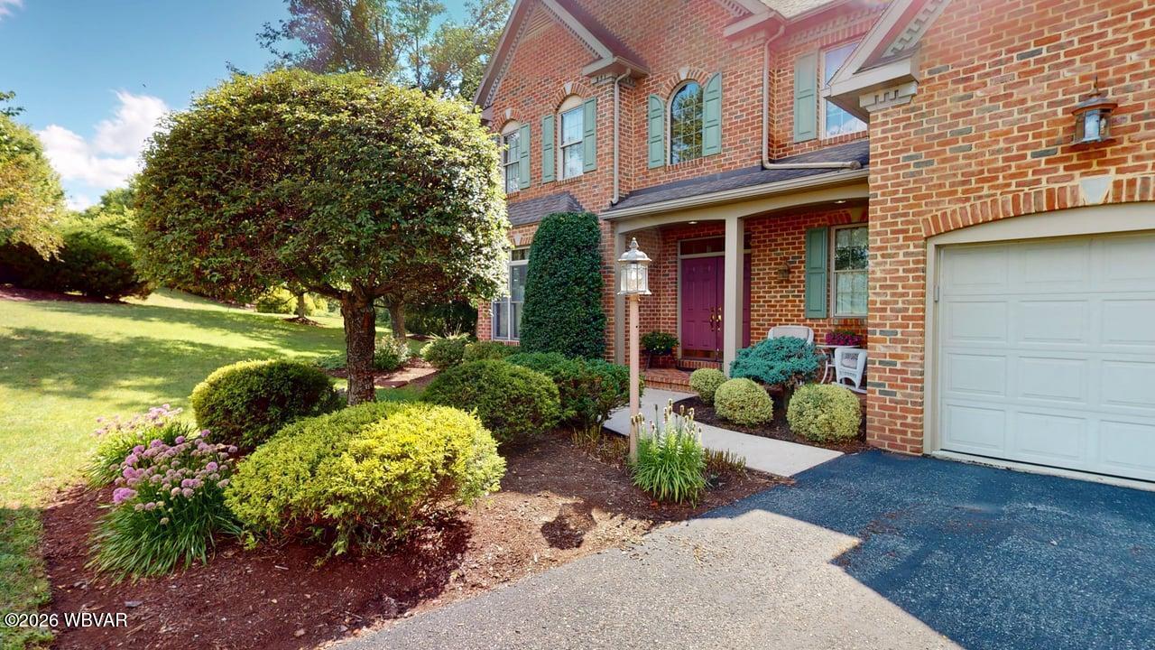 1625 oakmont drive