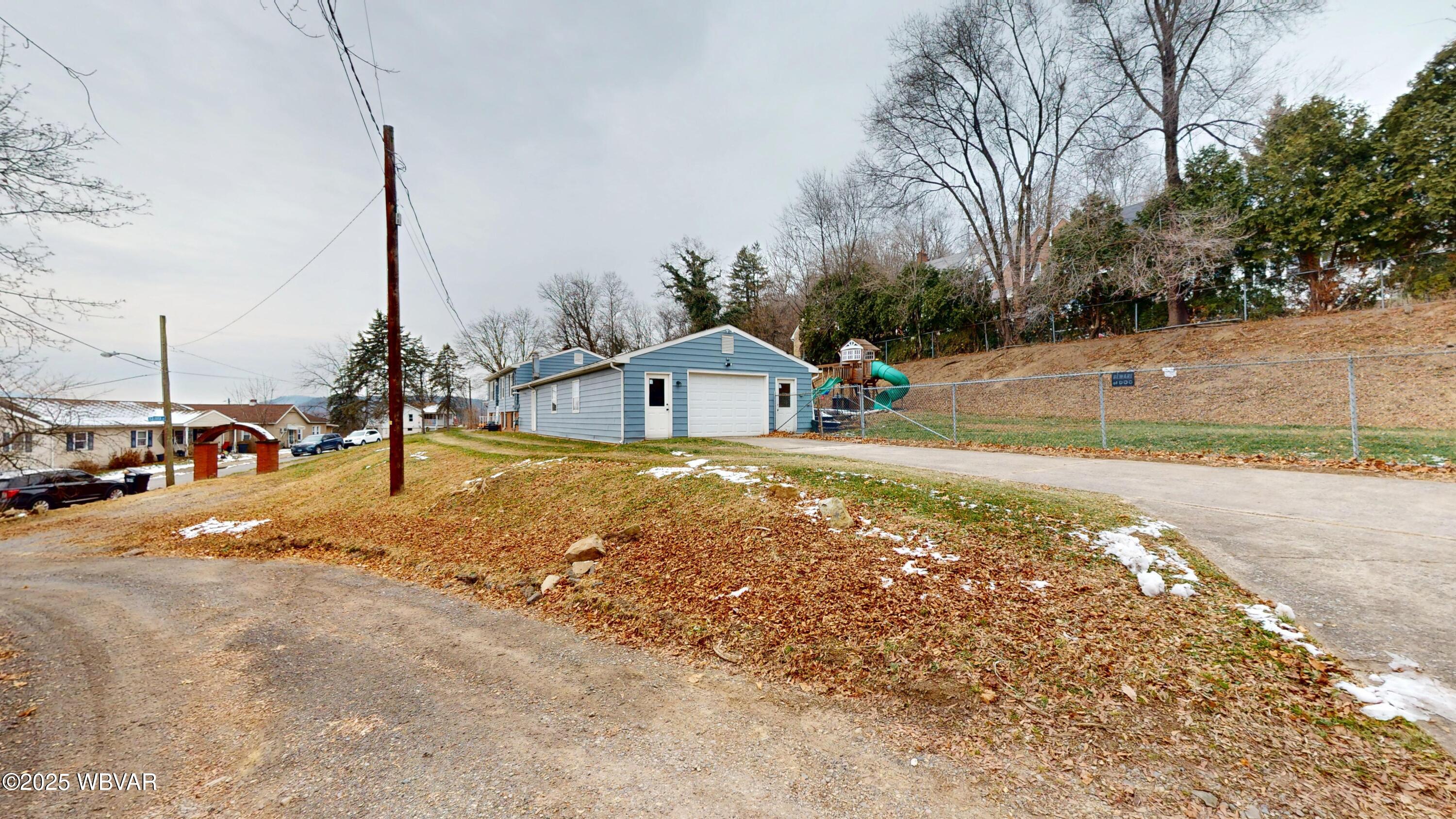 Properties 6 1560 LOUISA STREET