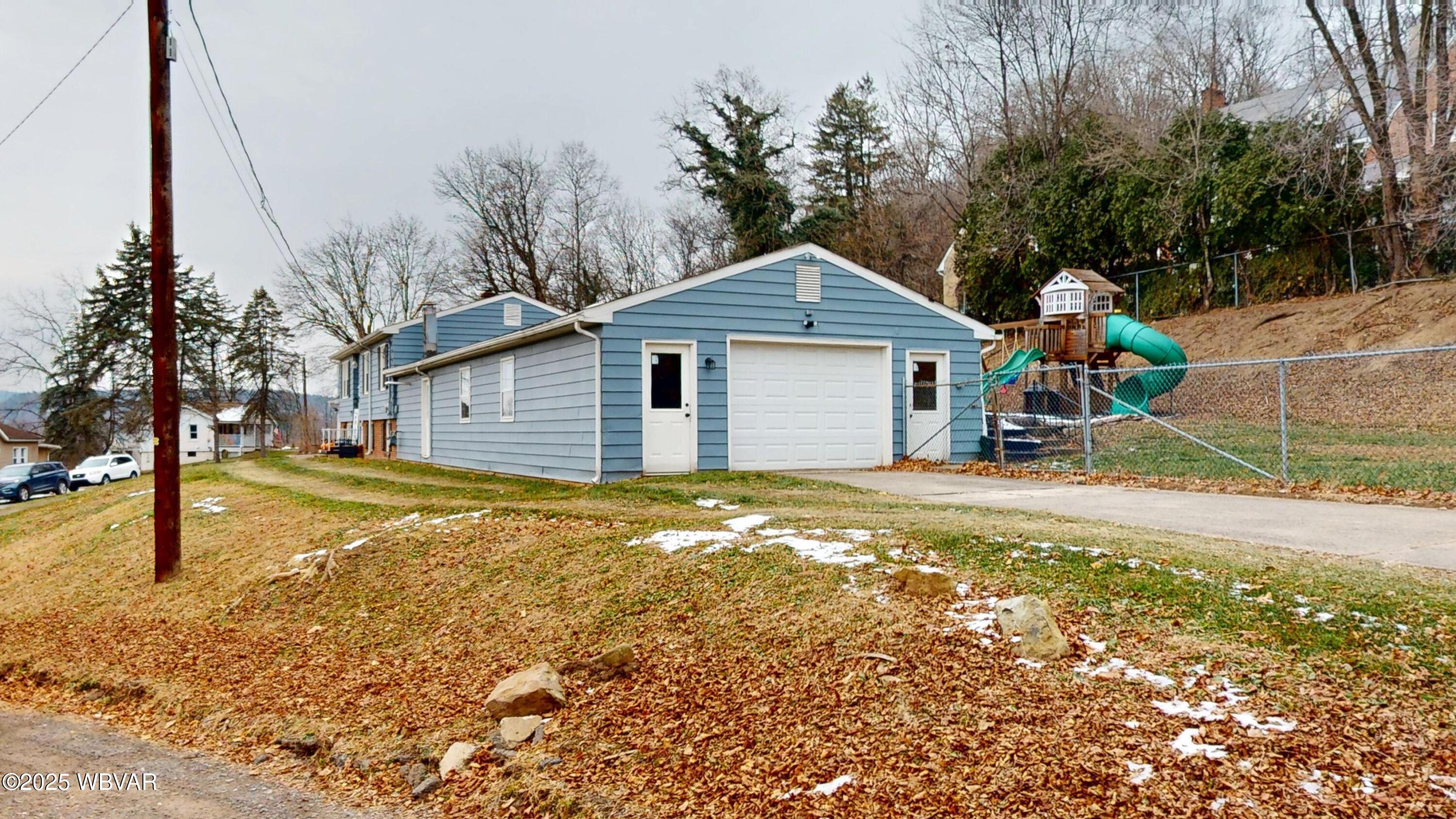 Properties 5 1560 LOUISA STREET