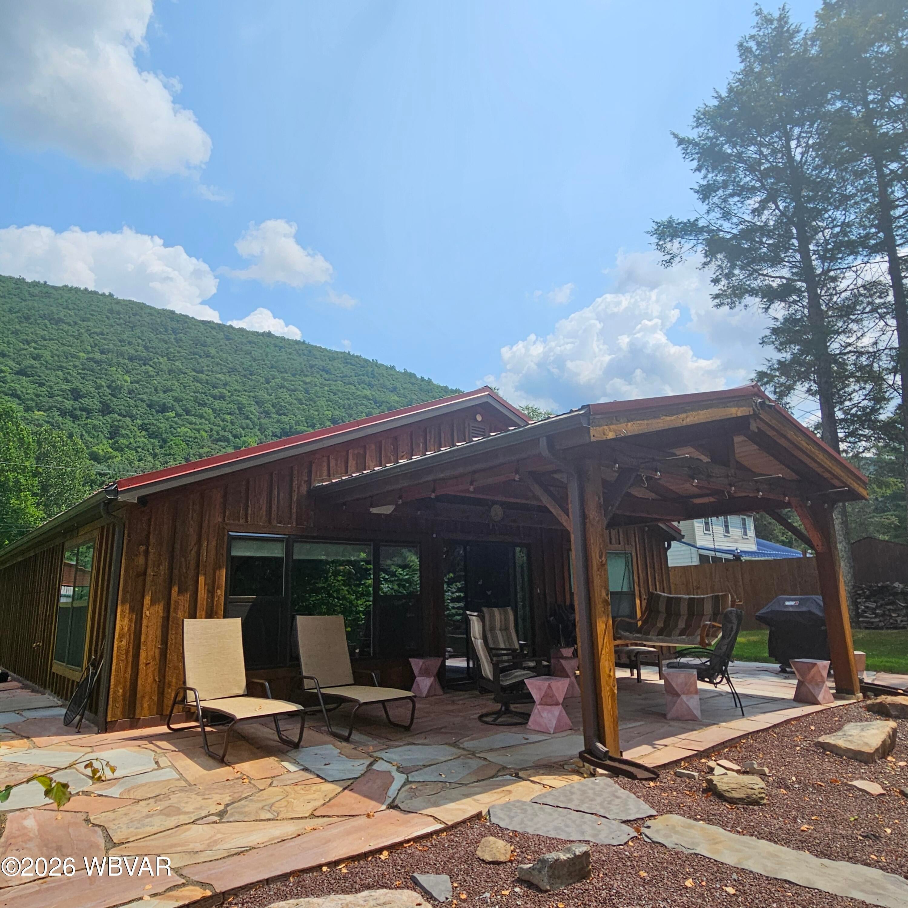 137 hocker lane