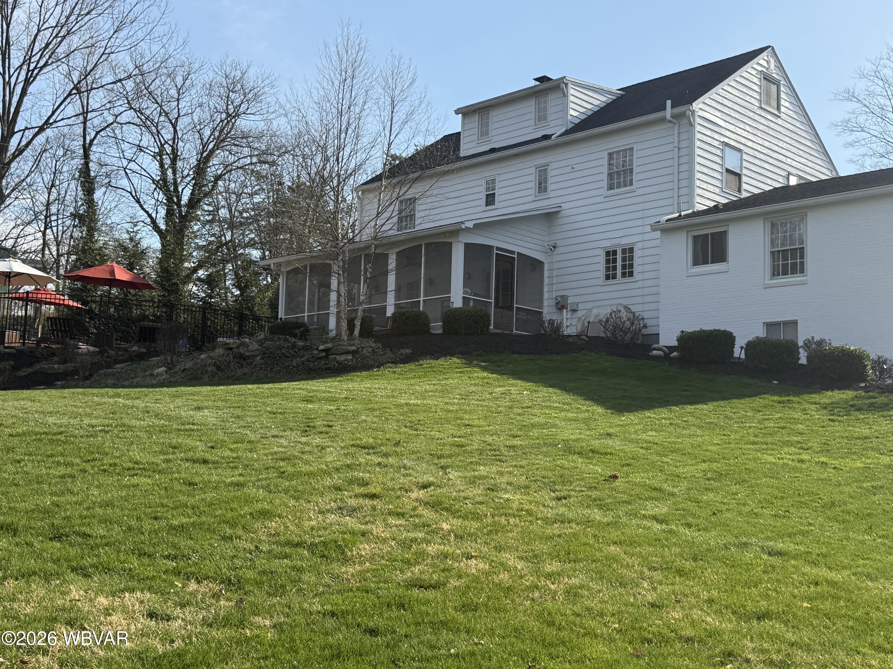 Properties 3 369 stadium boulevard