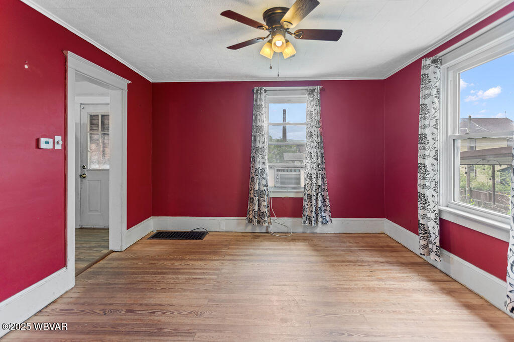 Williamsport, Pennsylvania 17701, United States, 3 Bedrooms Bedrooms, ,1 BathroomBathrooms,Residential,Contingent,127779