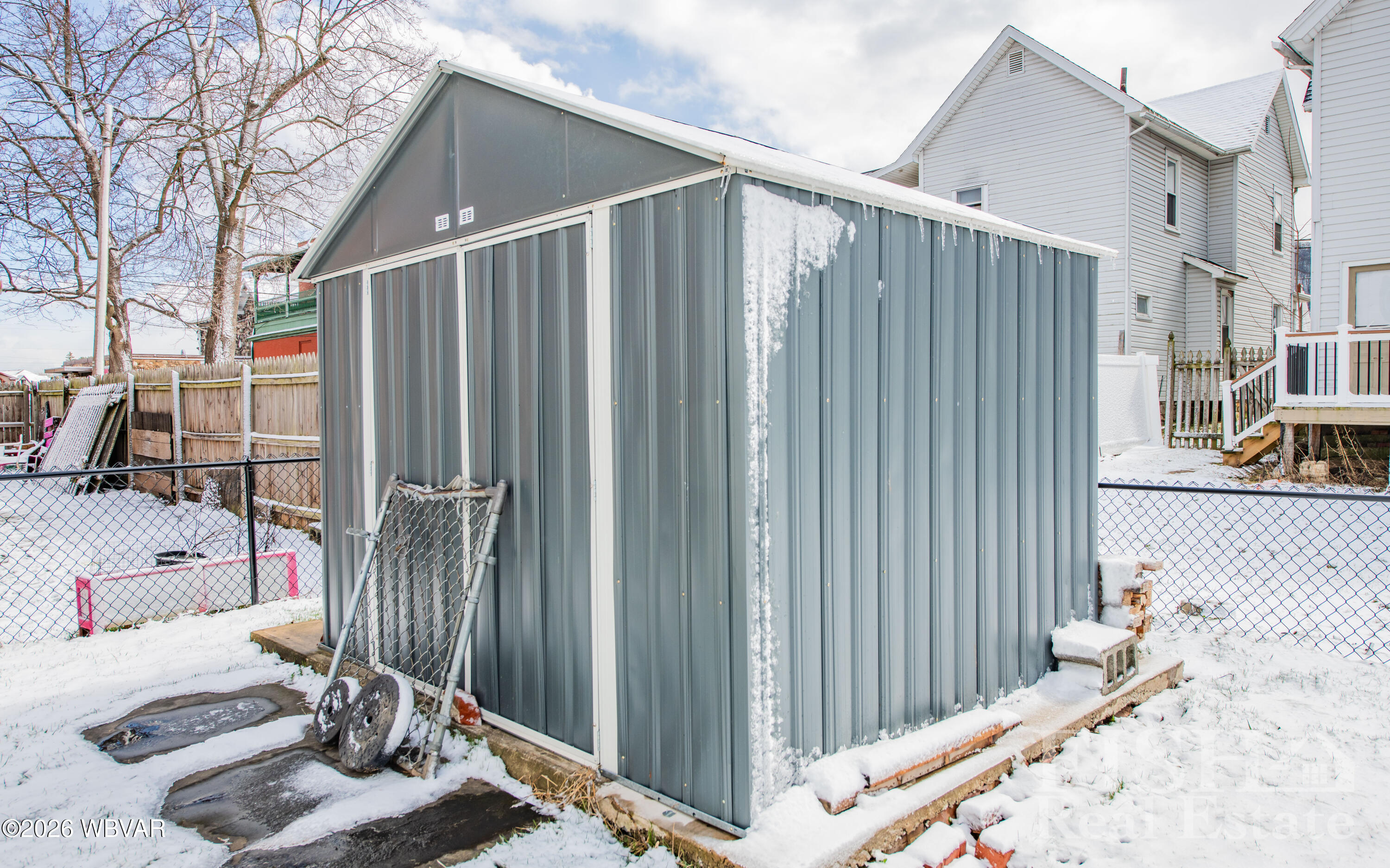 Properties 6 17 W LINCOLN AVENUE