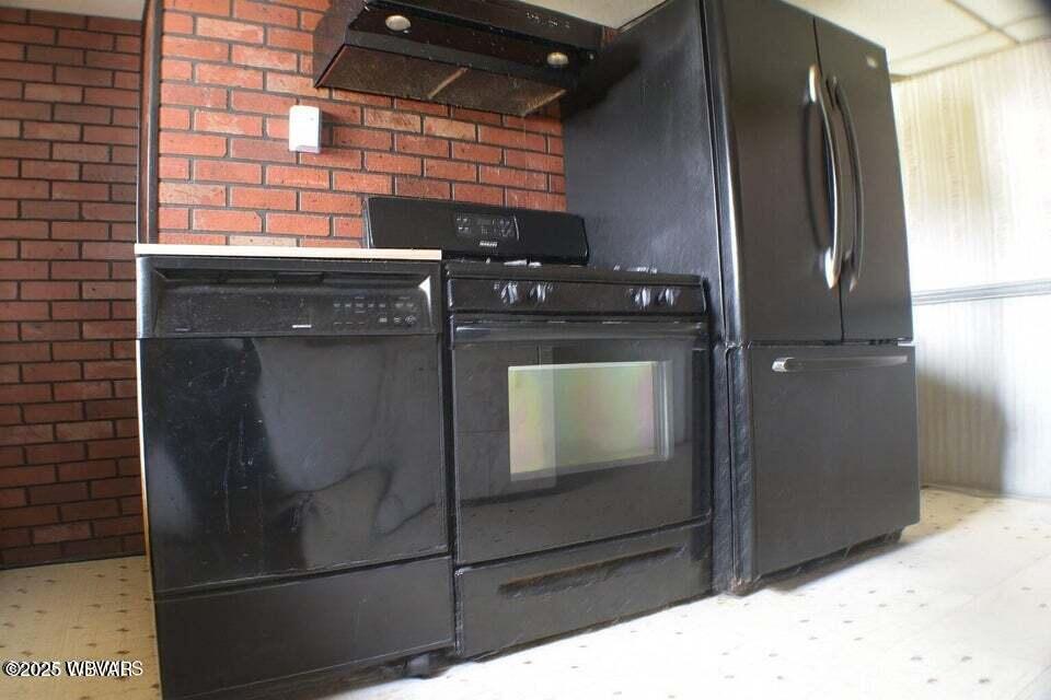 Properties 6 356 PINE STREET