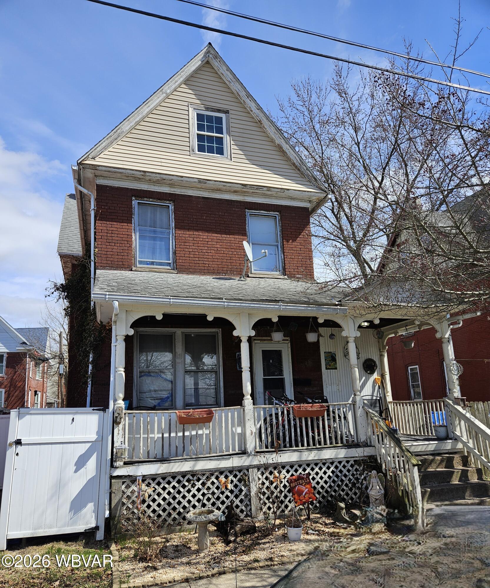 Properties 3 646 CHERRY STREET