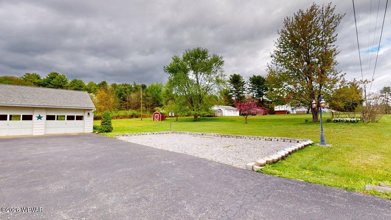1640 smokey corners road