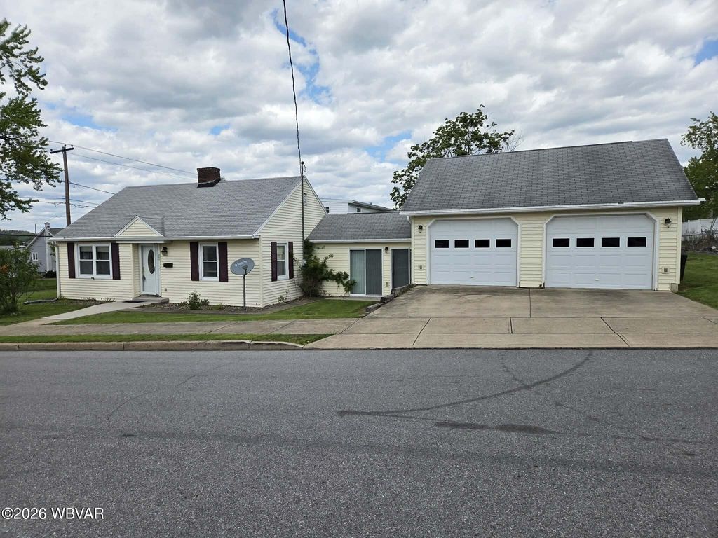 Photo of 360 E MOUNTAIN AVENUE, Williamsport, PA 17702 (MLS # WB-103792)