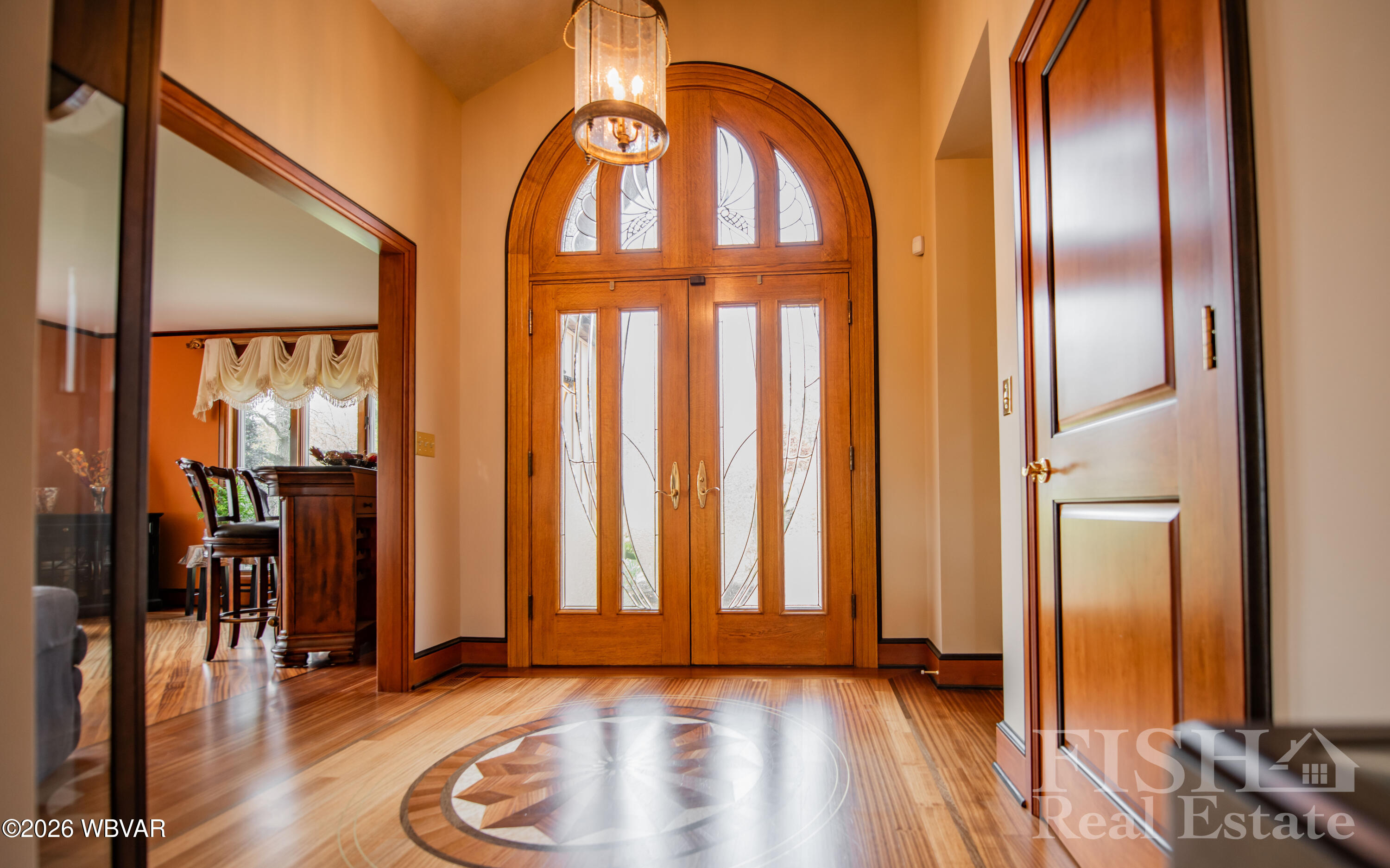 Properties 5 3023 MOUNTAIN CRESCENT